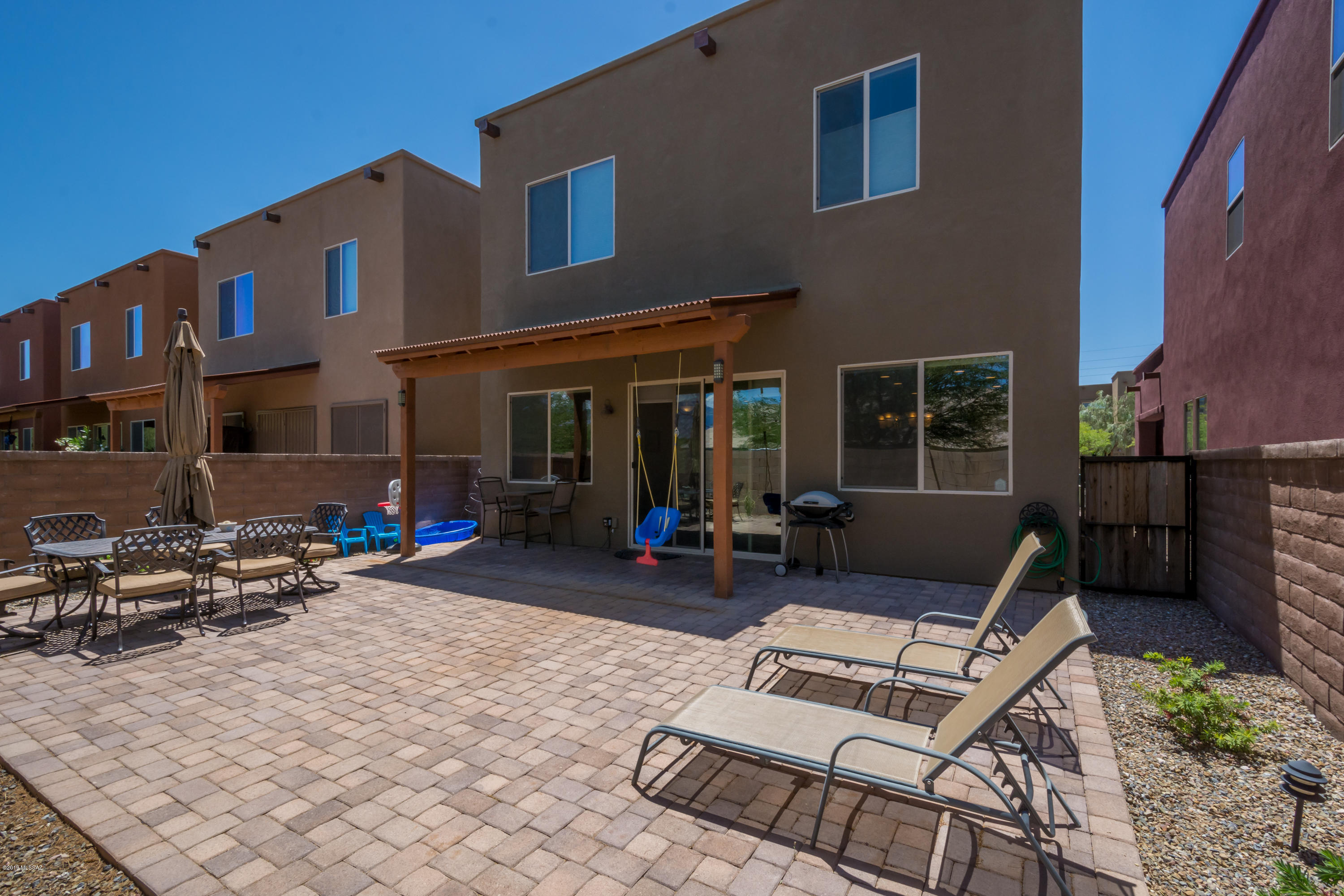 2886 N Silkie Place