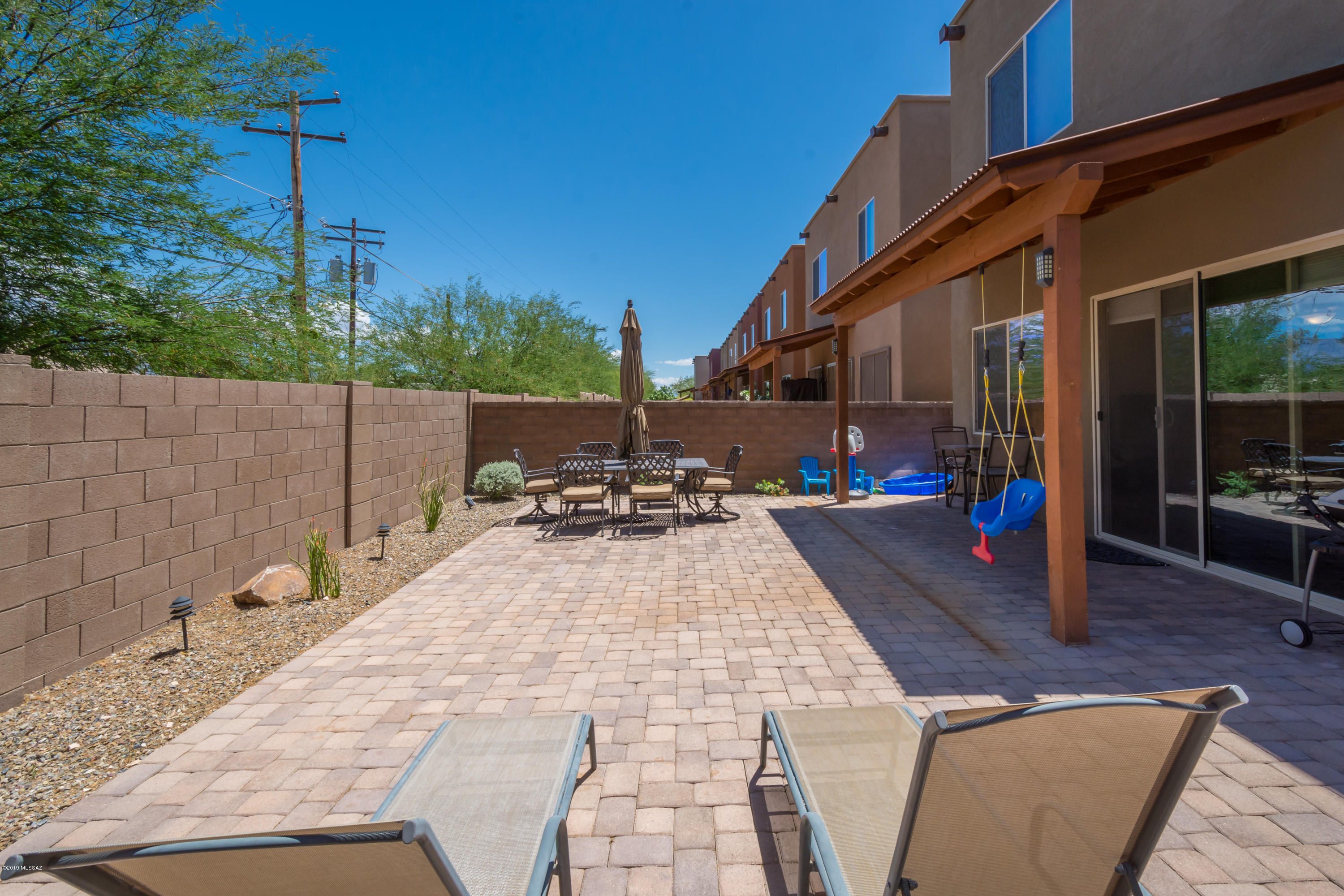 2886 N Silkie Place