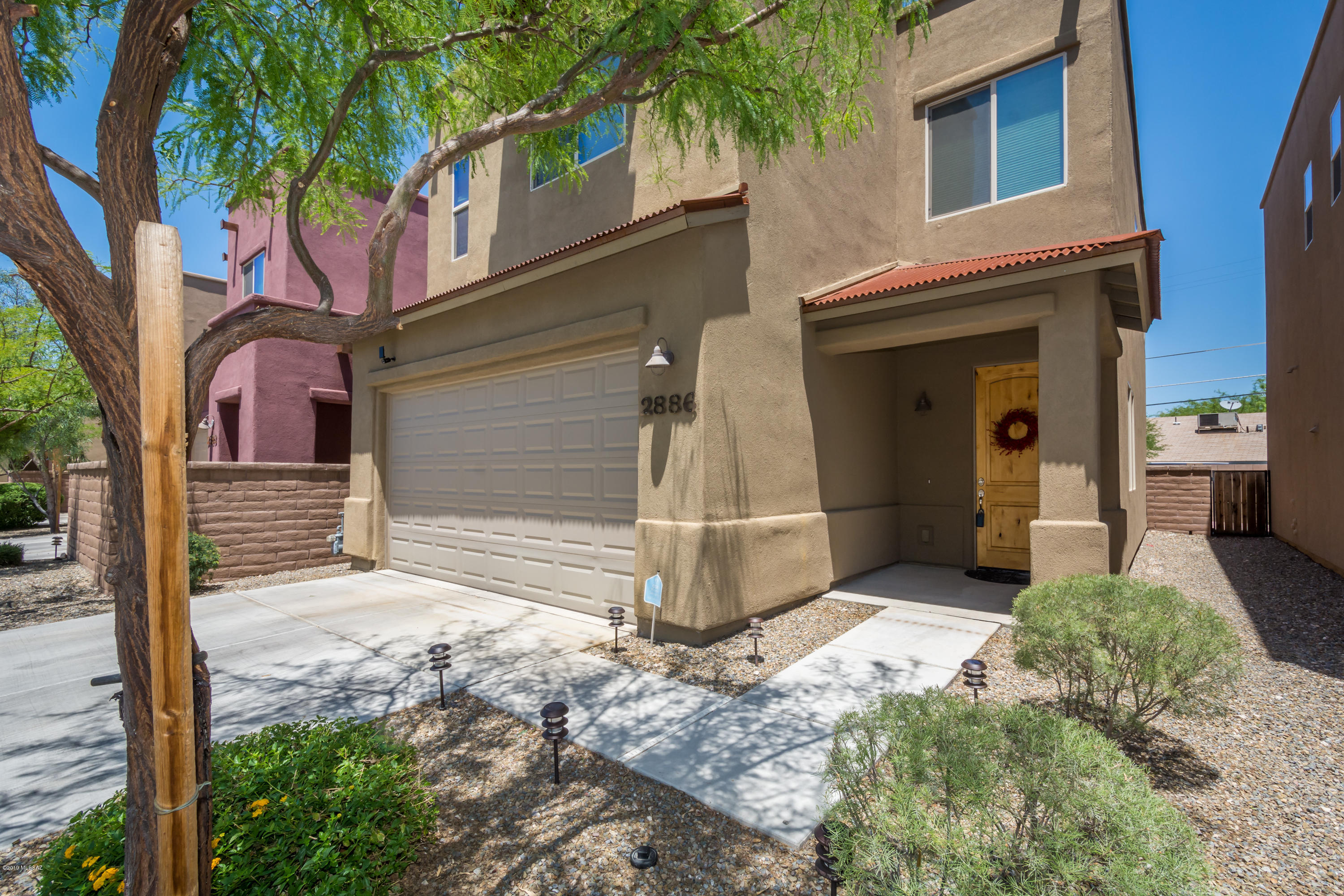 2886 N Silkie Place