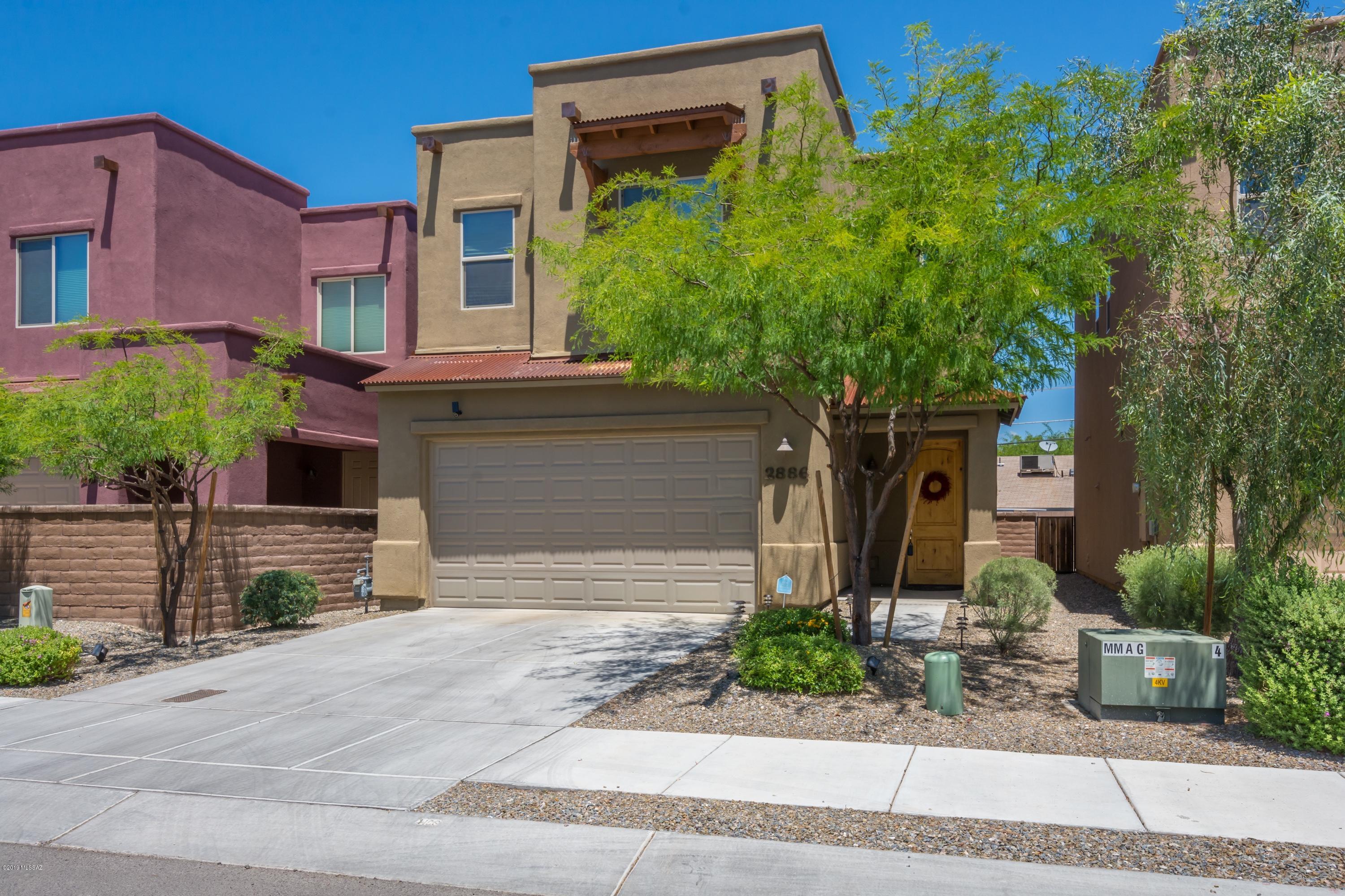 2886 N Silkie Place