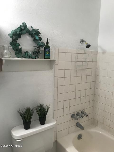 6734 E Calle La Paz Unit: B