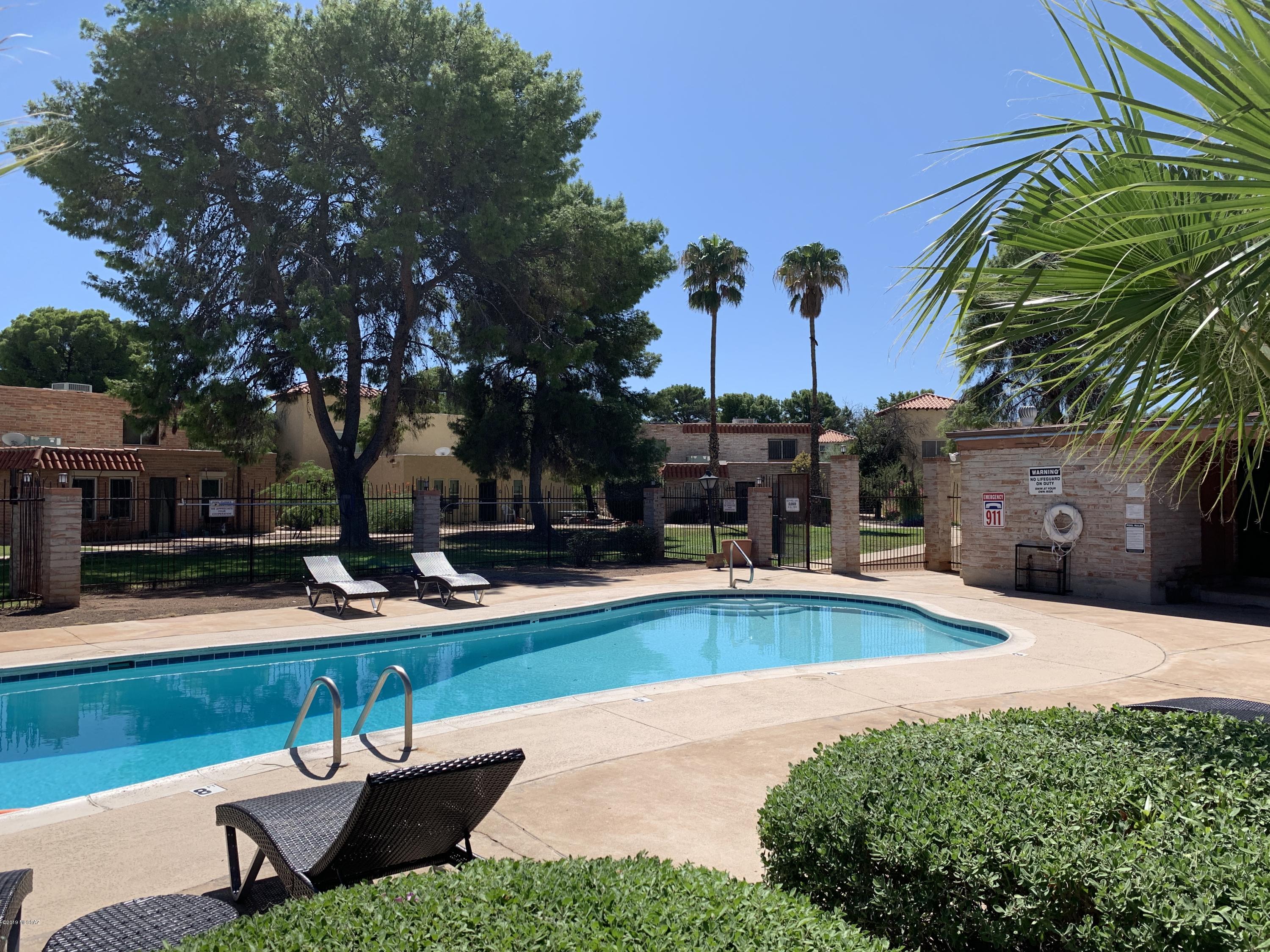 6734 E Calle La Paz Unit: B