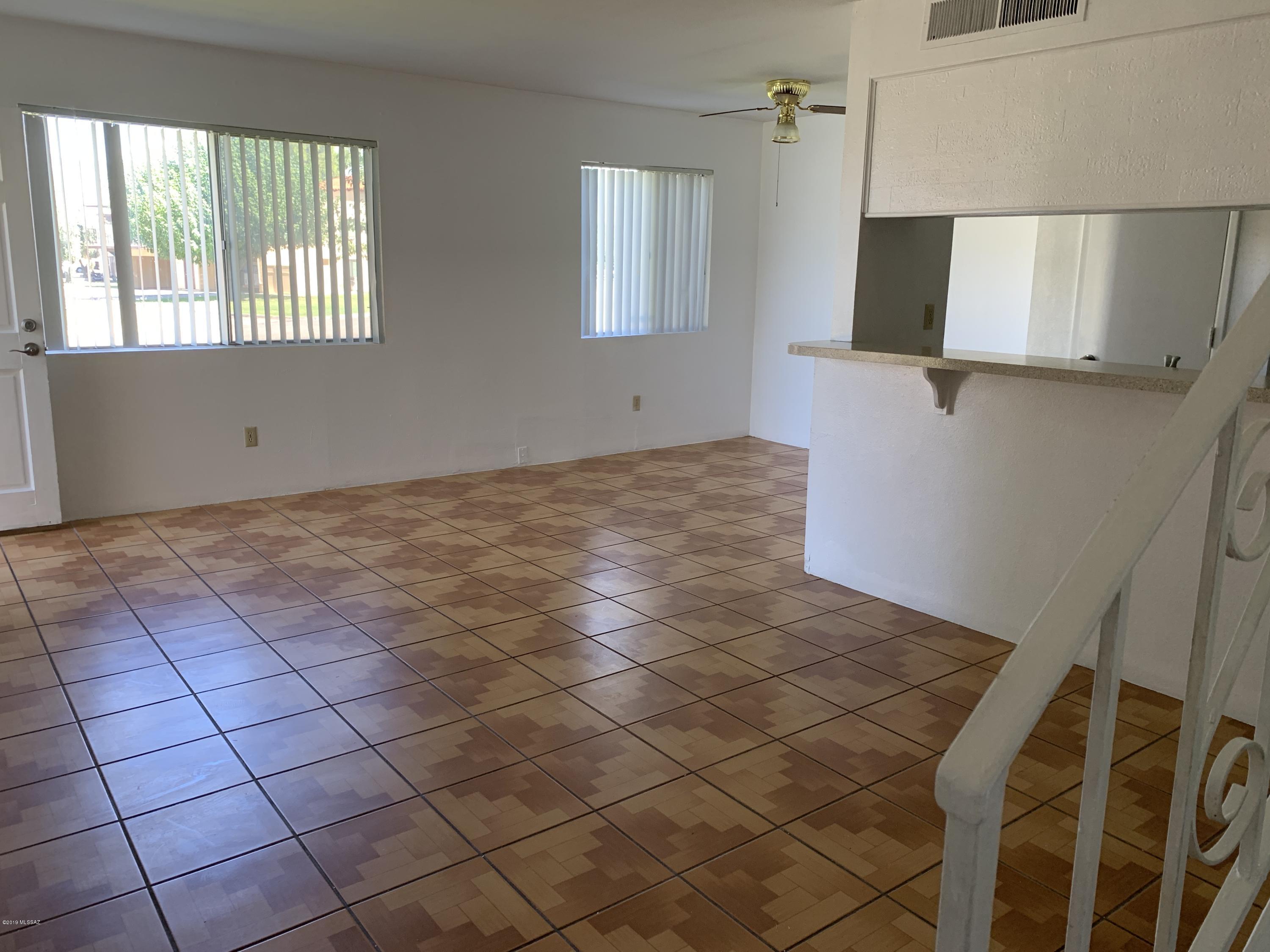 6734 E Calle La Paz Unit: B