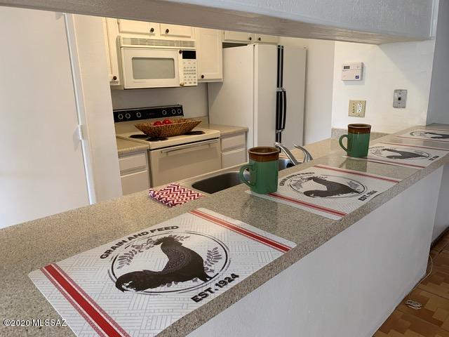 6734 E Calle La Paz Unit: B