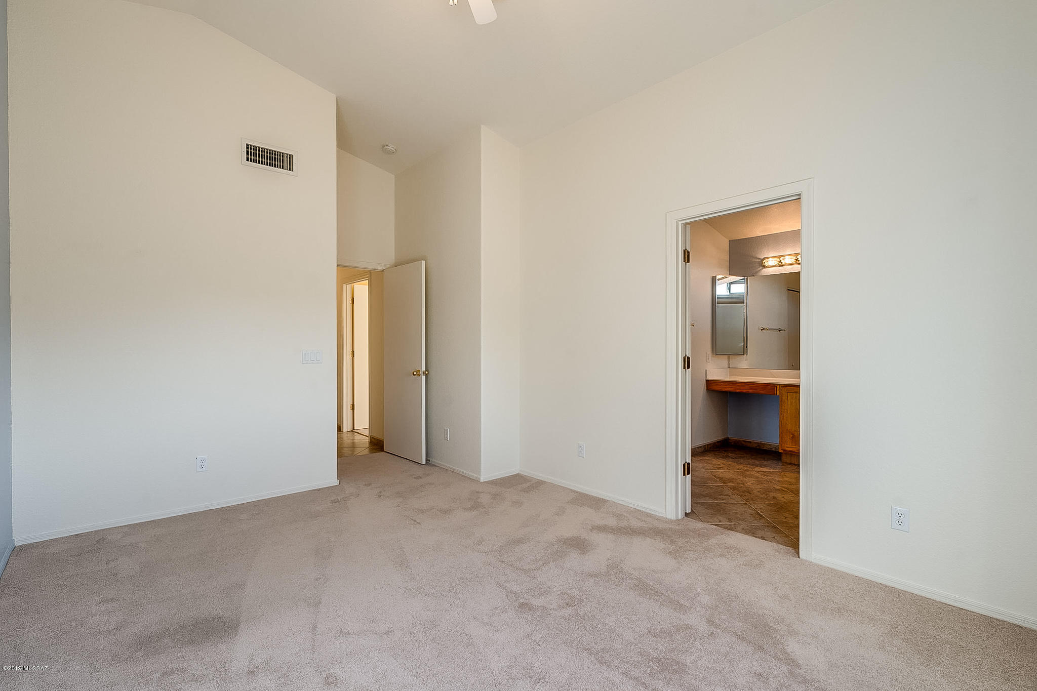 2318 E Precious Shard Court