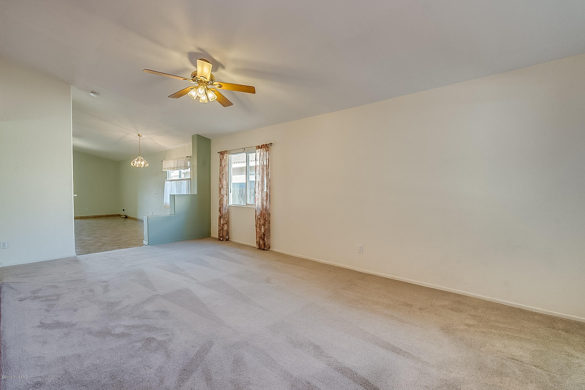 2318 E Precious Shard Court