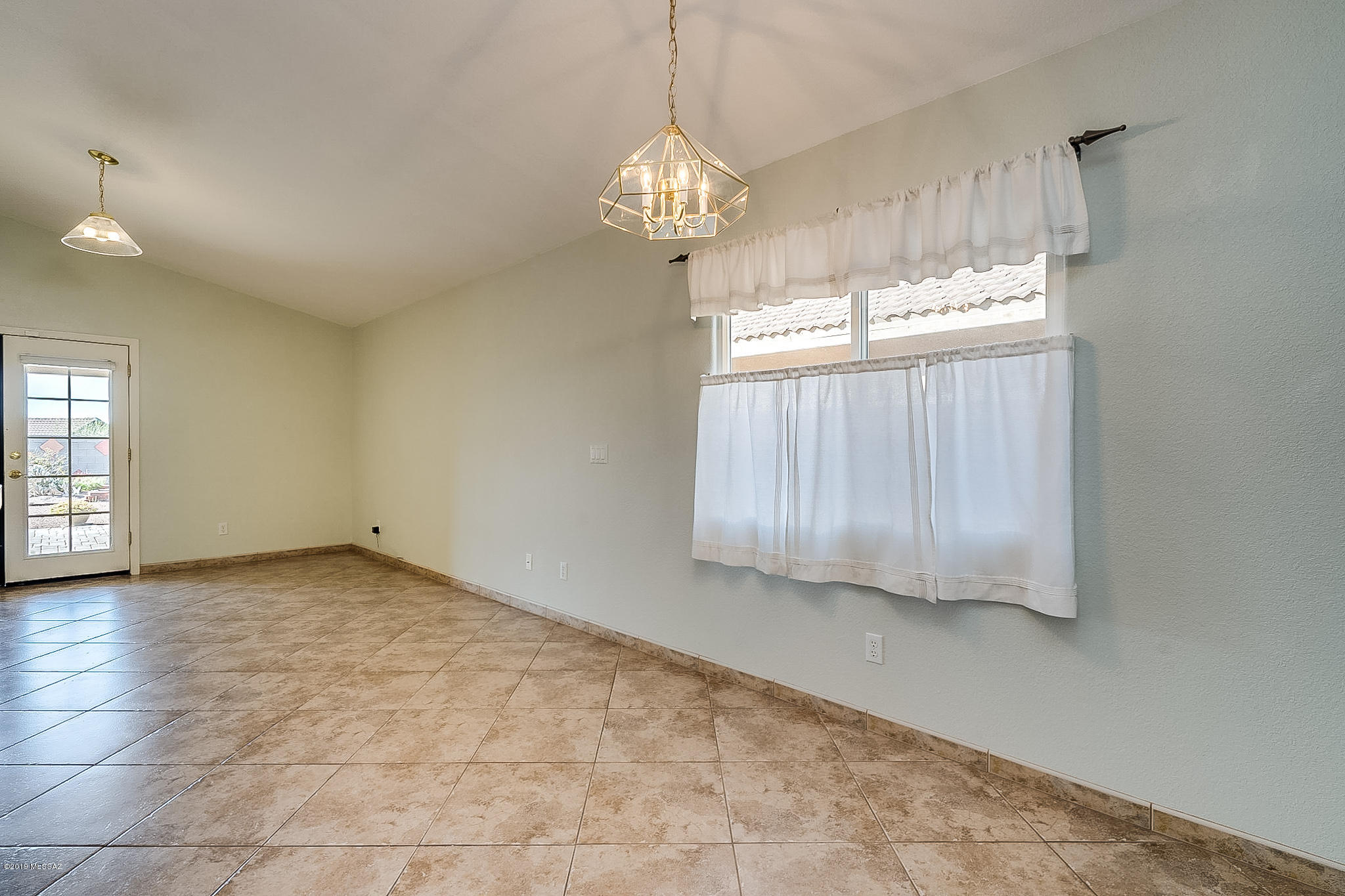 2318 E Precious Shard Court