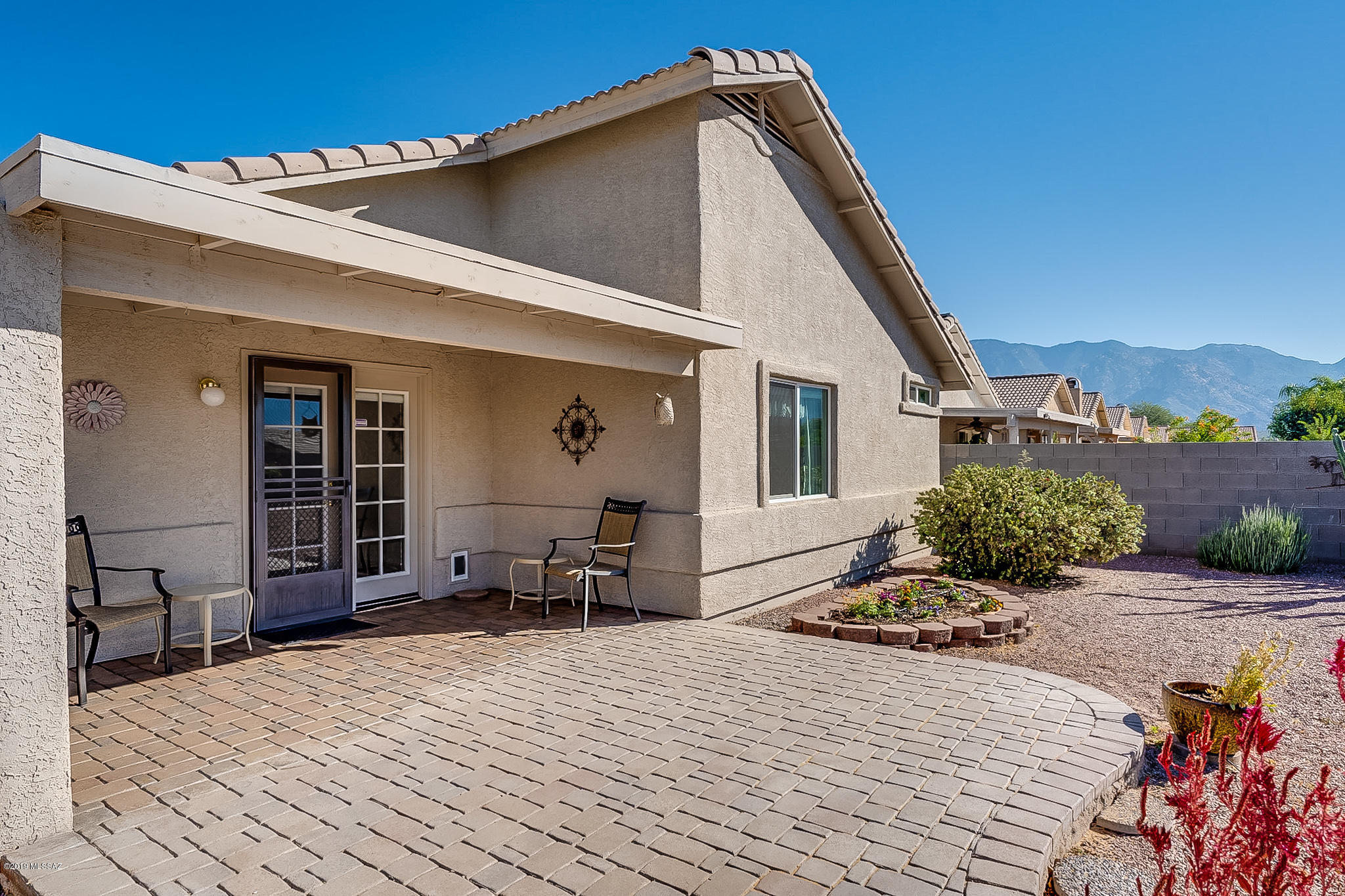 2318 E Precious Shard Court