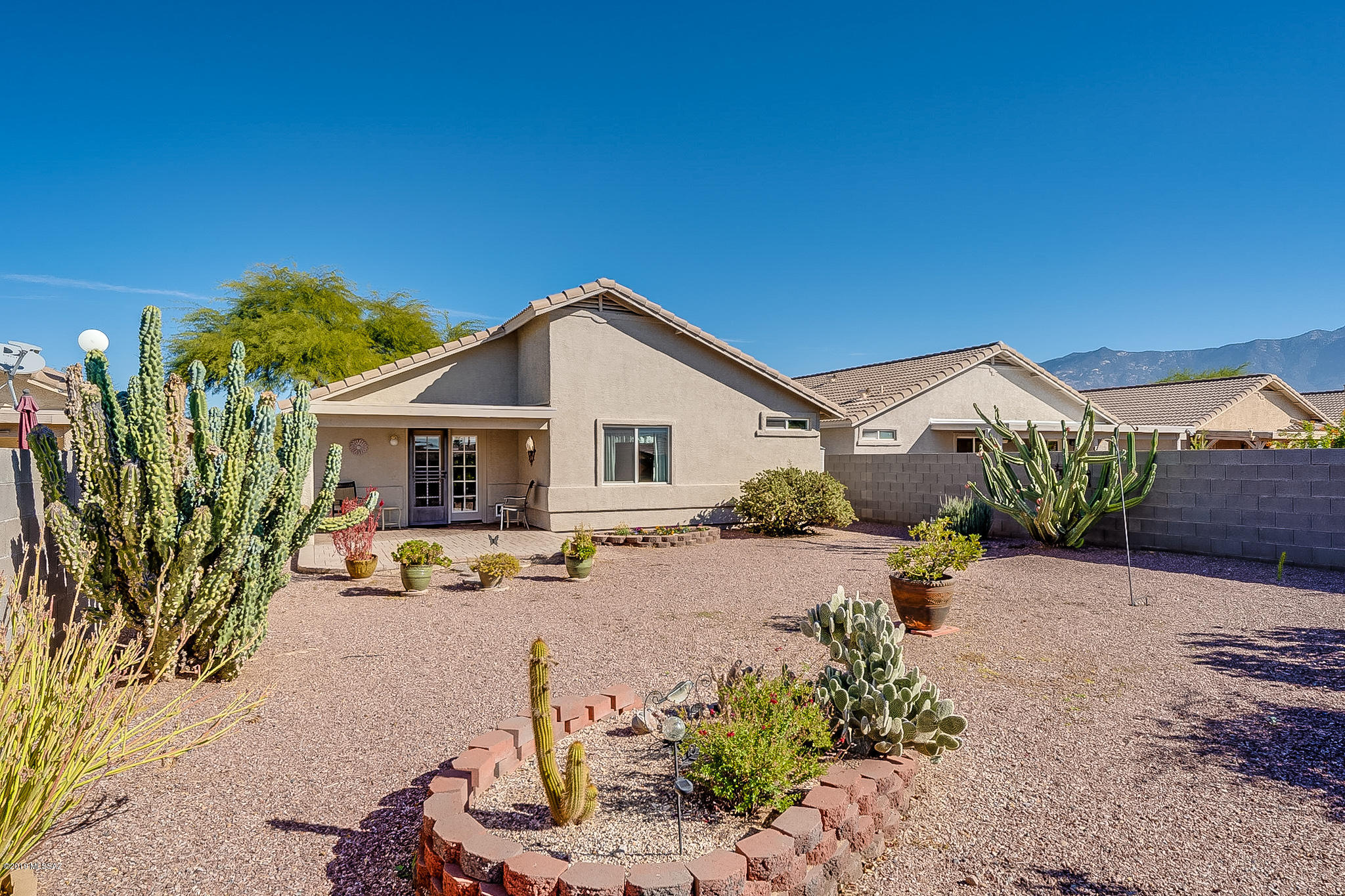 2318 E Precious Shard Court