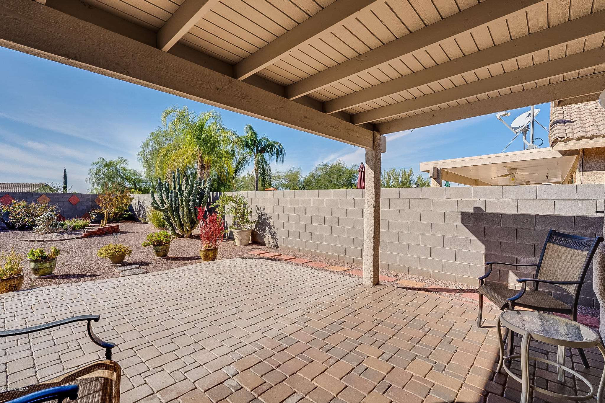 2318 E Precious Shard Court