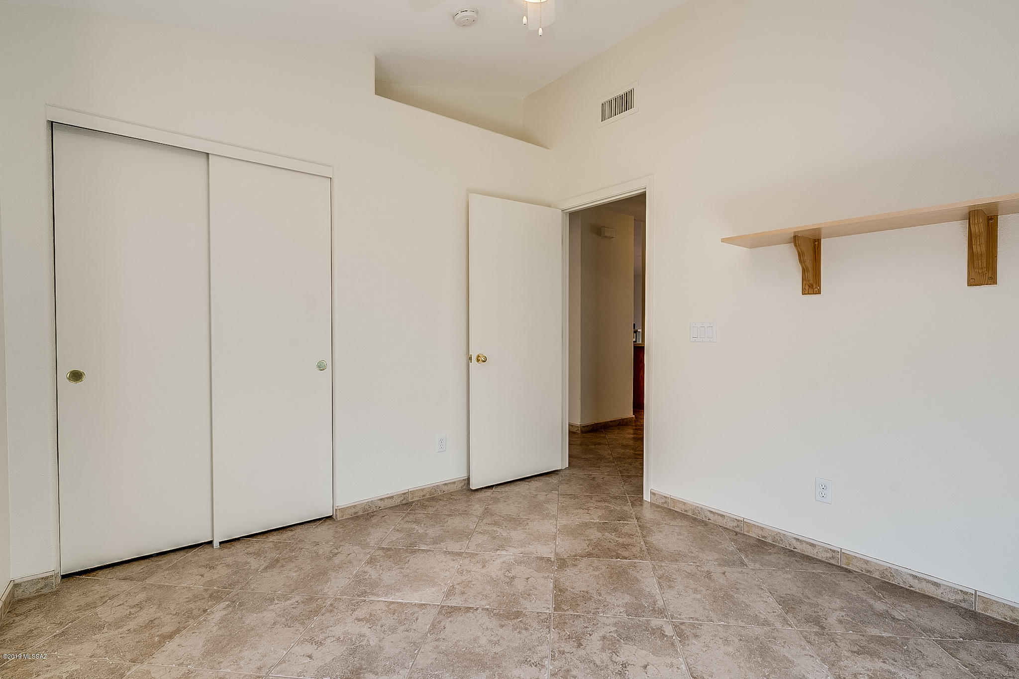 2318 E Precious Shard Court