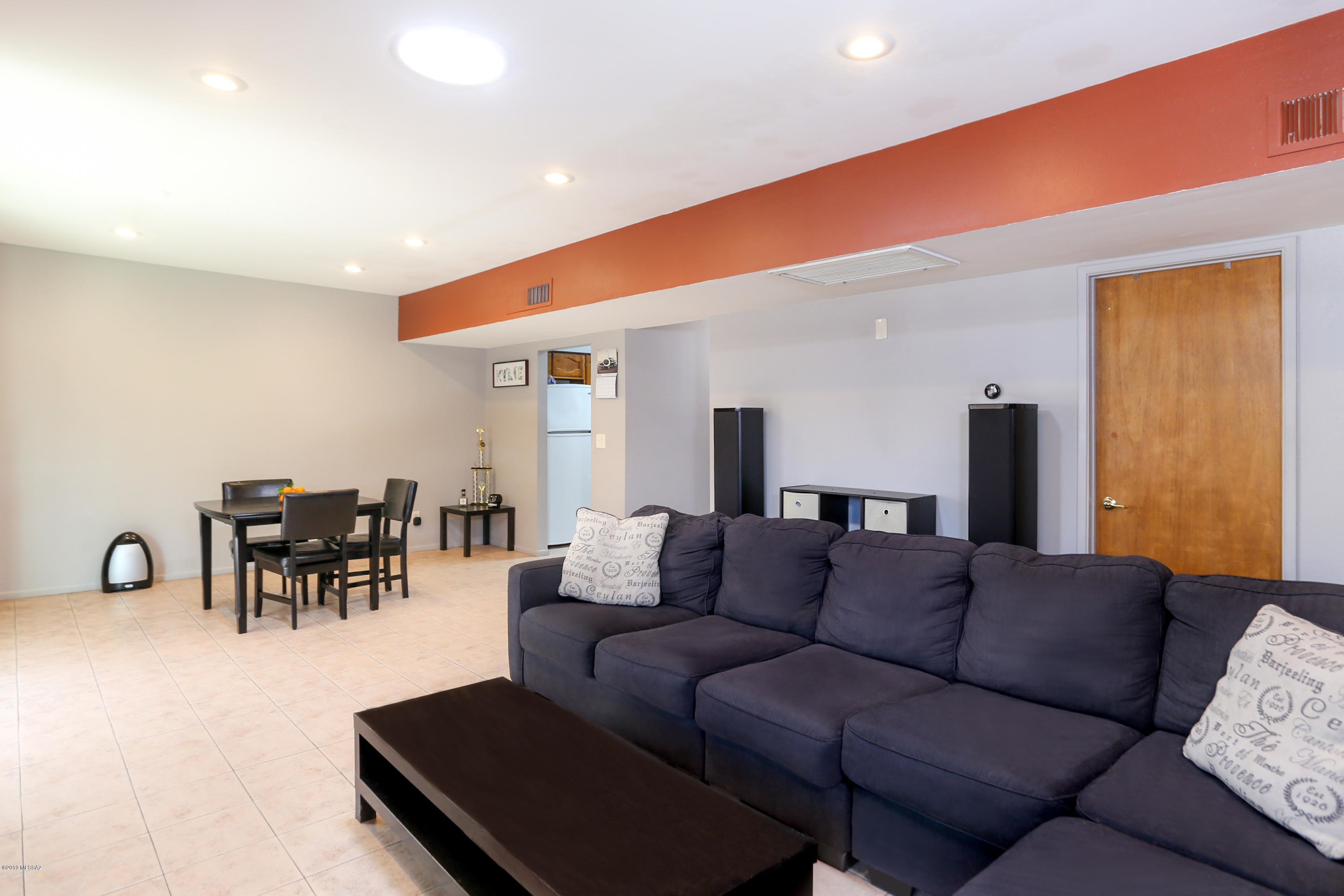 1207 N Santa Rosa Avenue