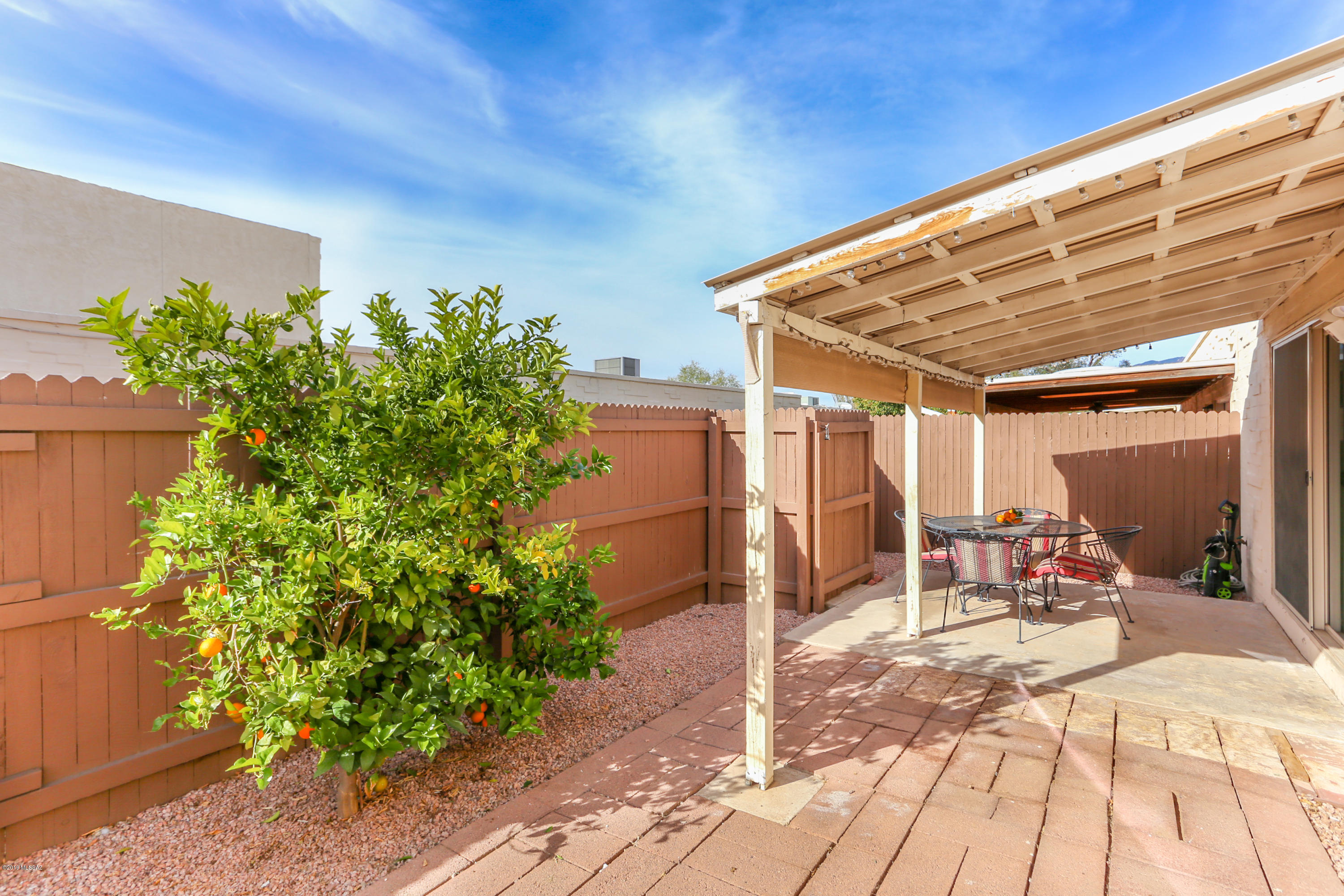 1207 N Santa Rosa Avenue