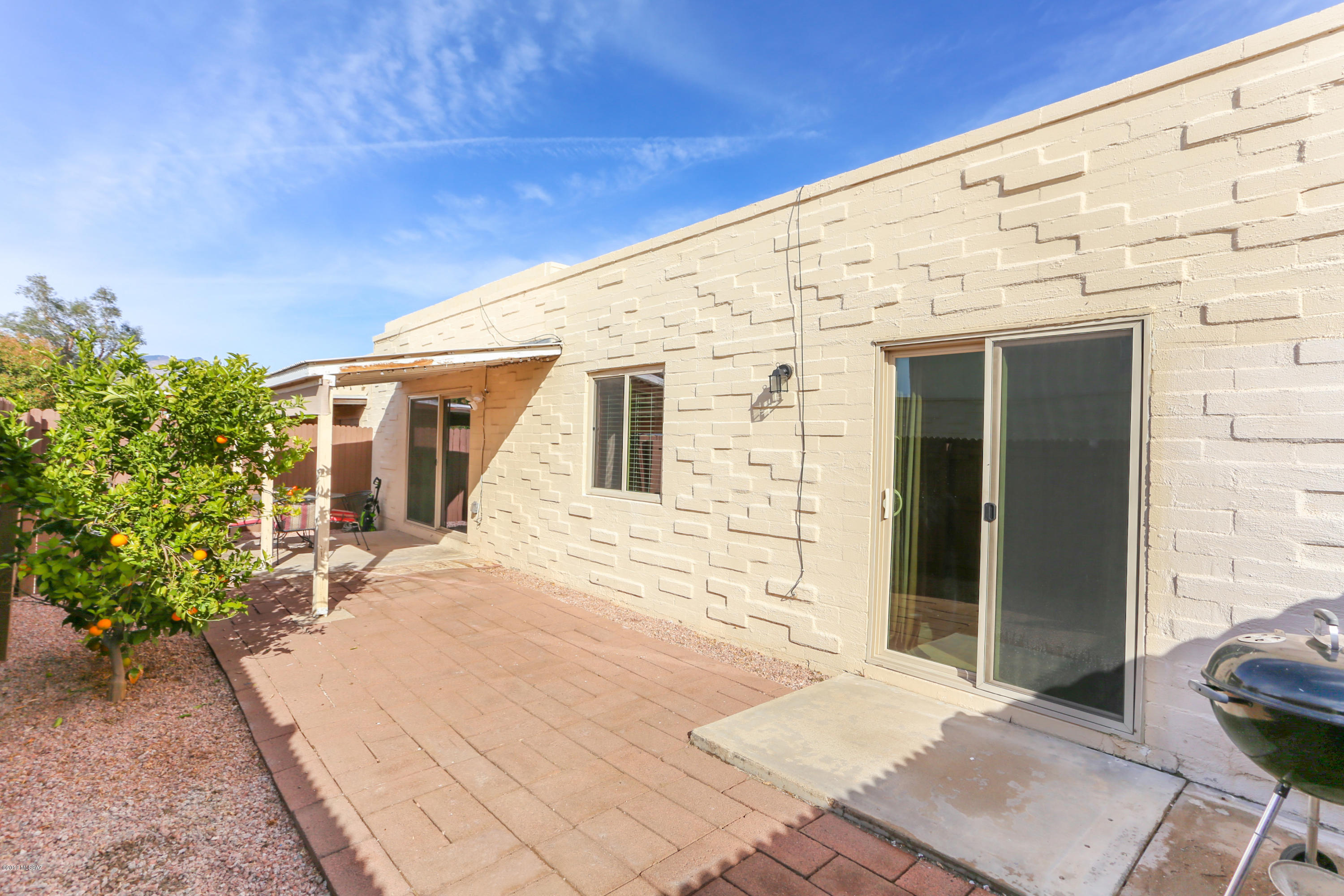 1207 N Santa Rosa Avenue