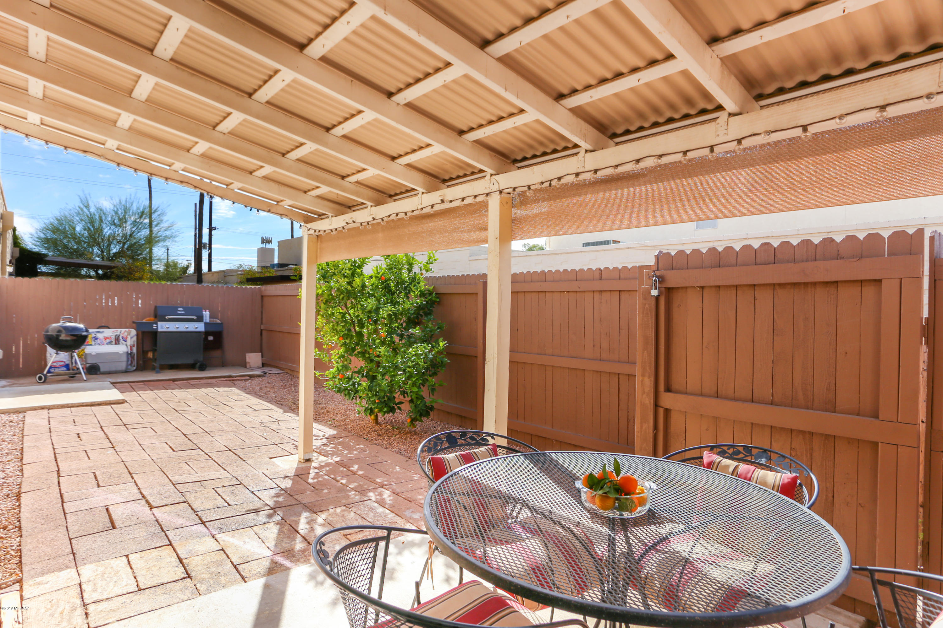 1207 N Santa Rosa Avenue