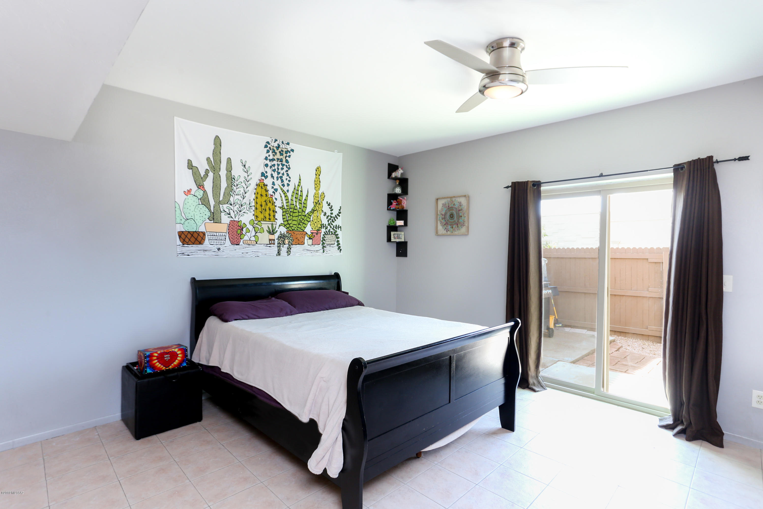 1207 N Santa Rosa Avenue