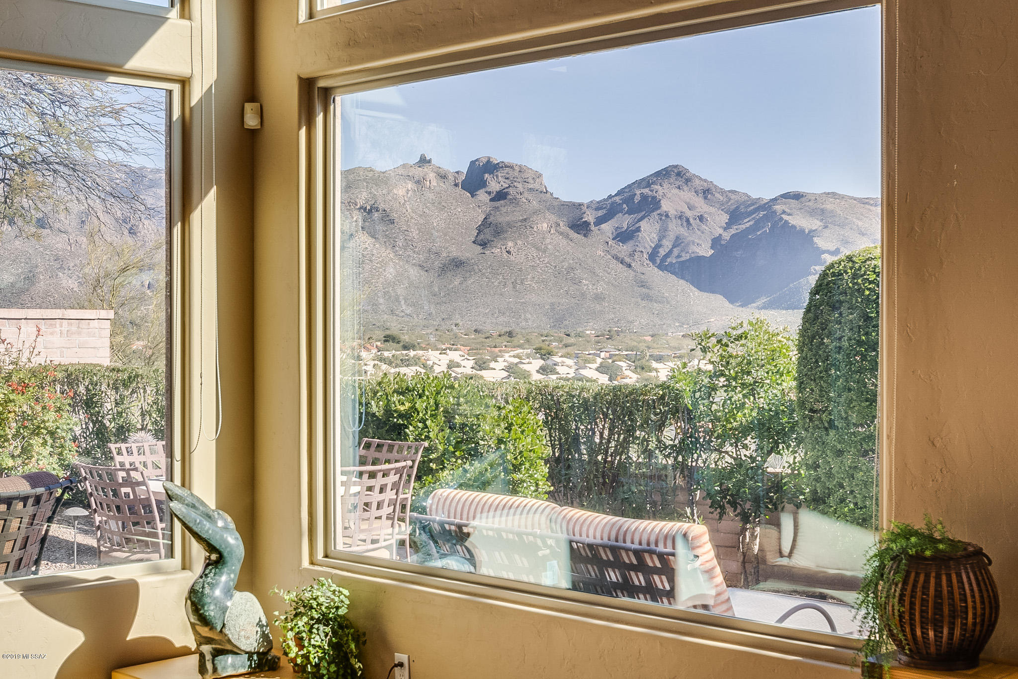 5002 N Bonita Ridge Avenue