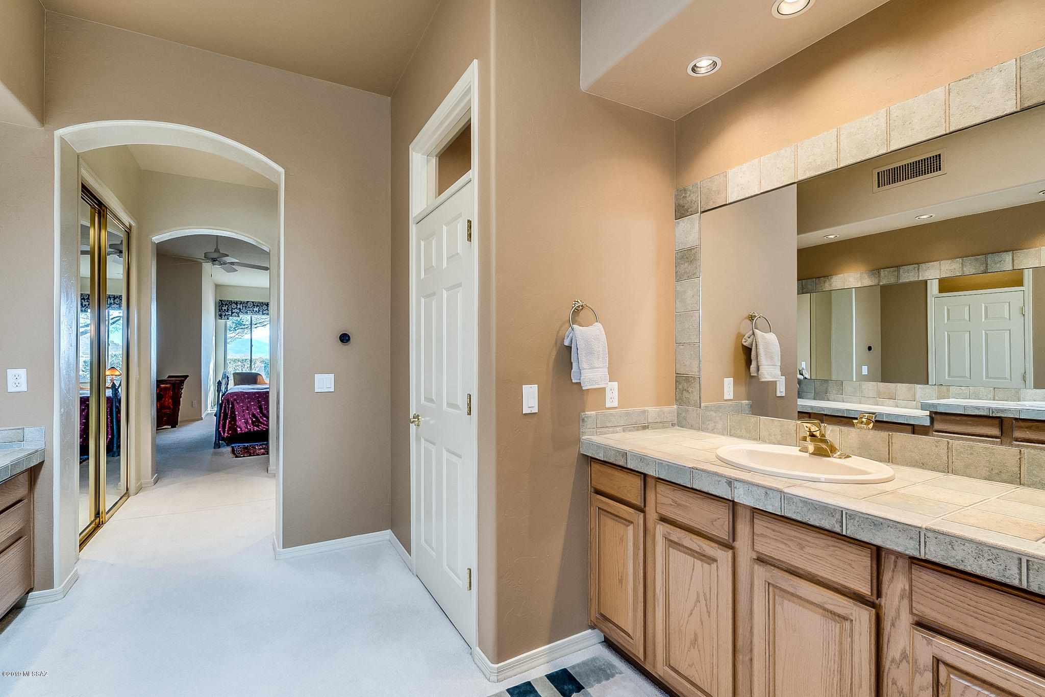 5002 N Bonita Ridge Avenue