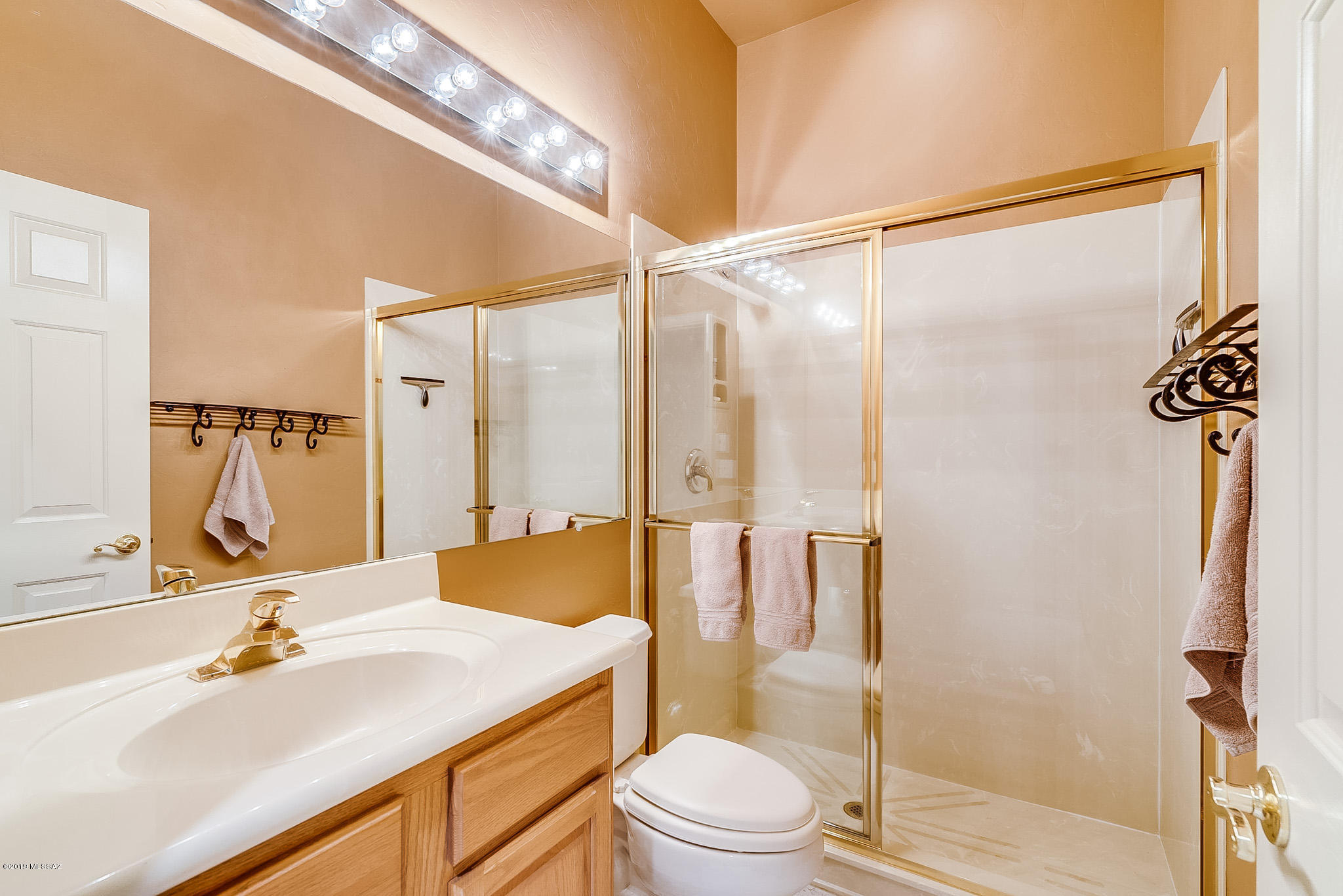 5002 N Bonita Ridge Avenue