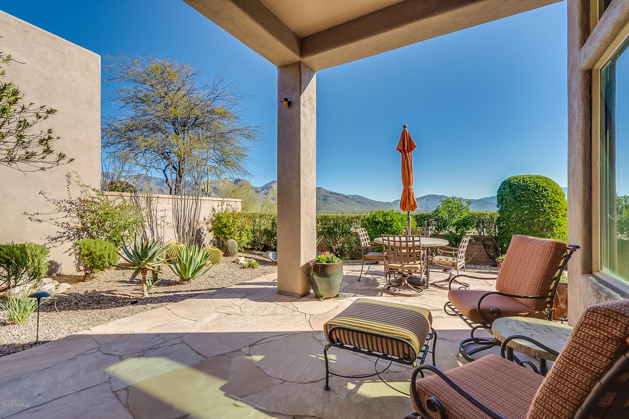 5002 N Bonita Ridge Avenue