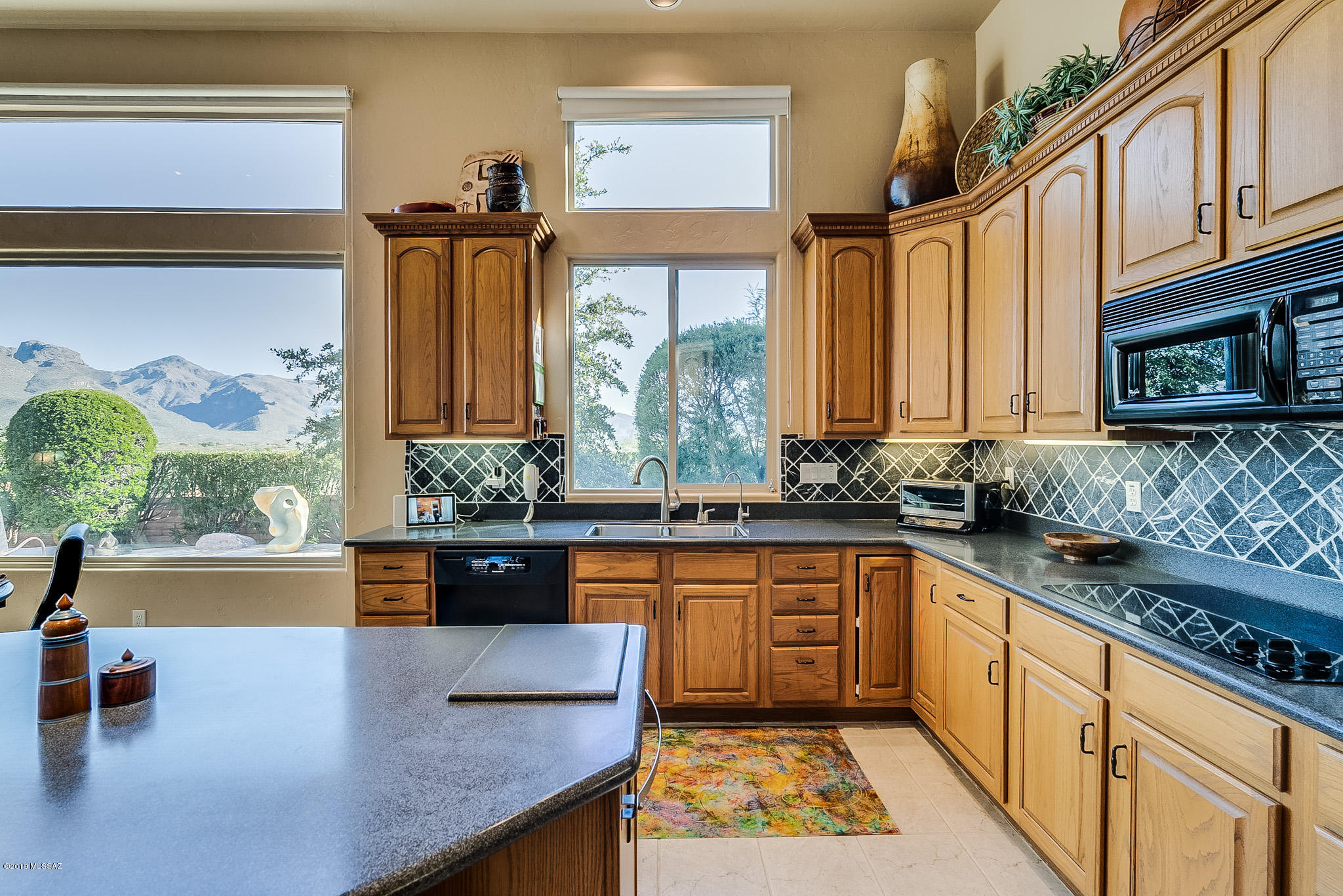 5002 N Bonita Ridge Avenue