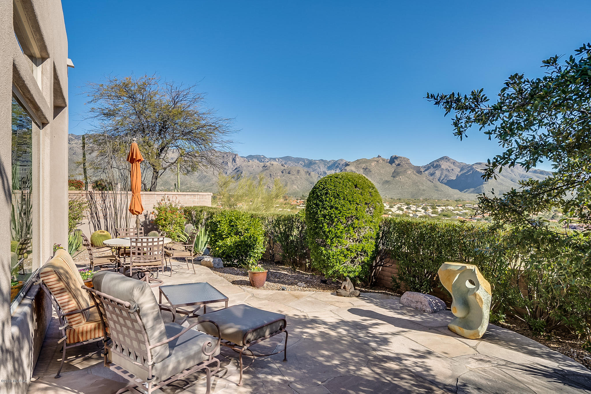 5002 N Bonita Ridge Avenue