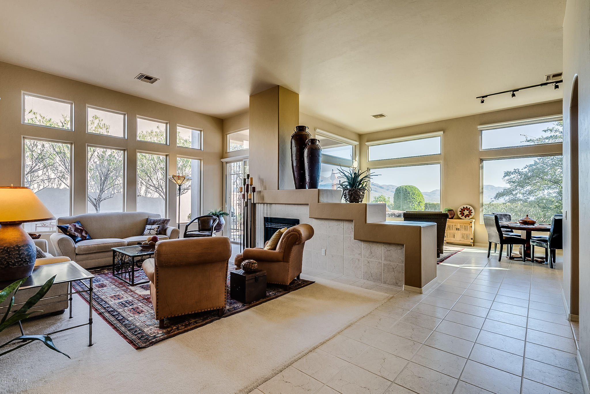 5002 N Bonita Ridge Avenue