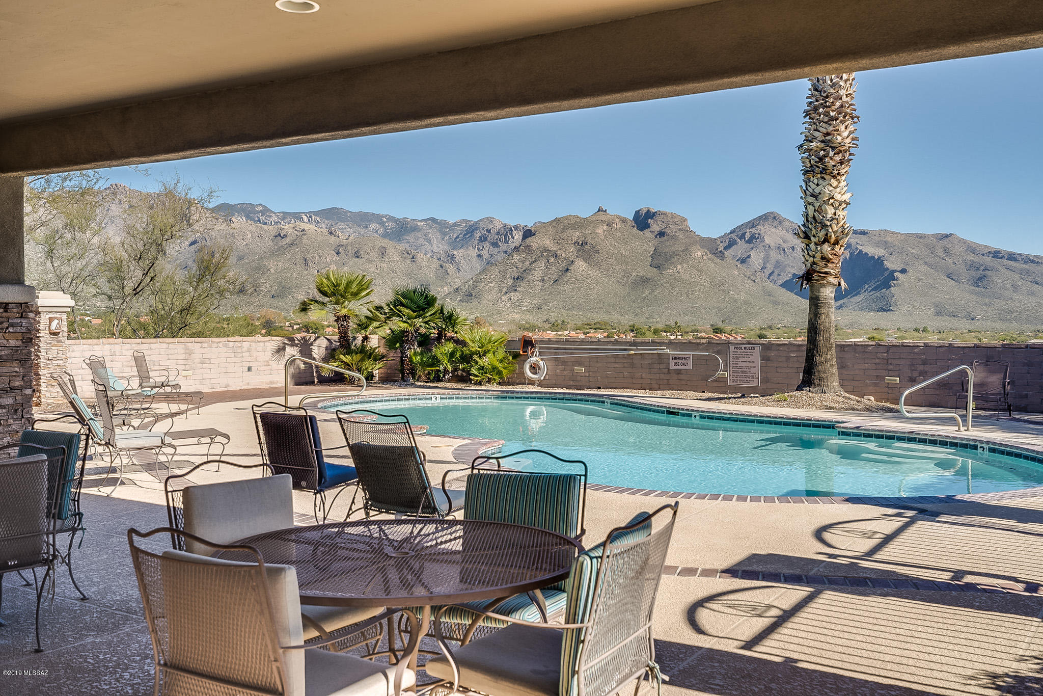 5002 N Bonita Ridge Avenue