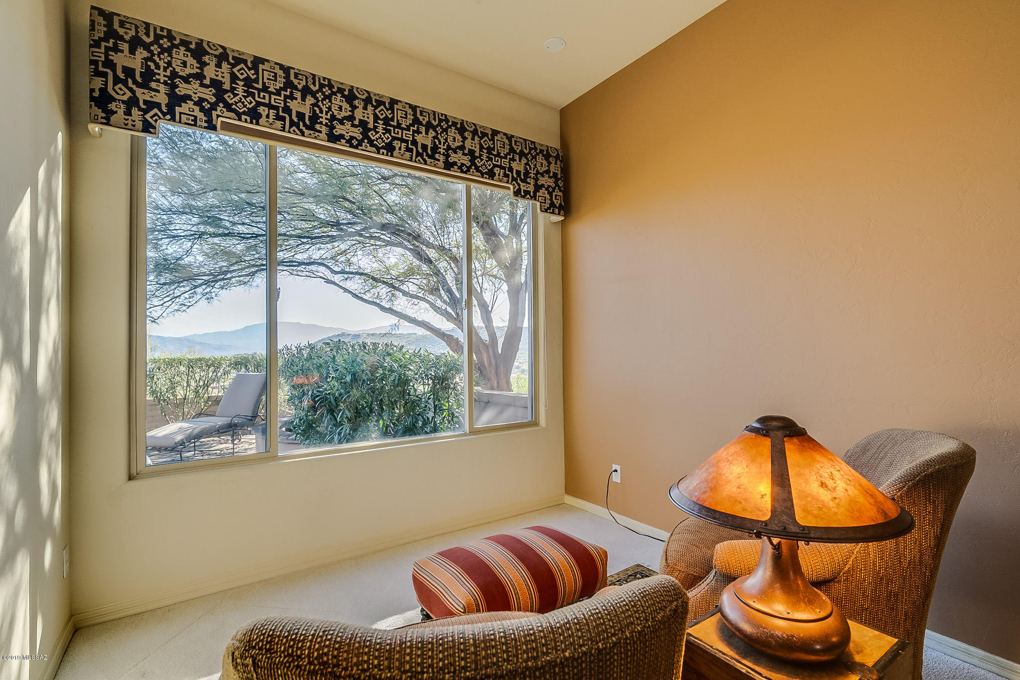 5002 N Bonita Ridge Avenue