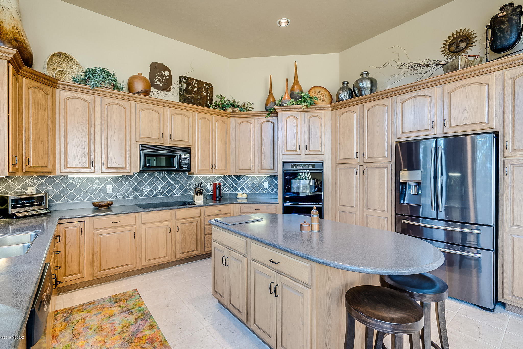 5002 N Bonita Ridge Avenue