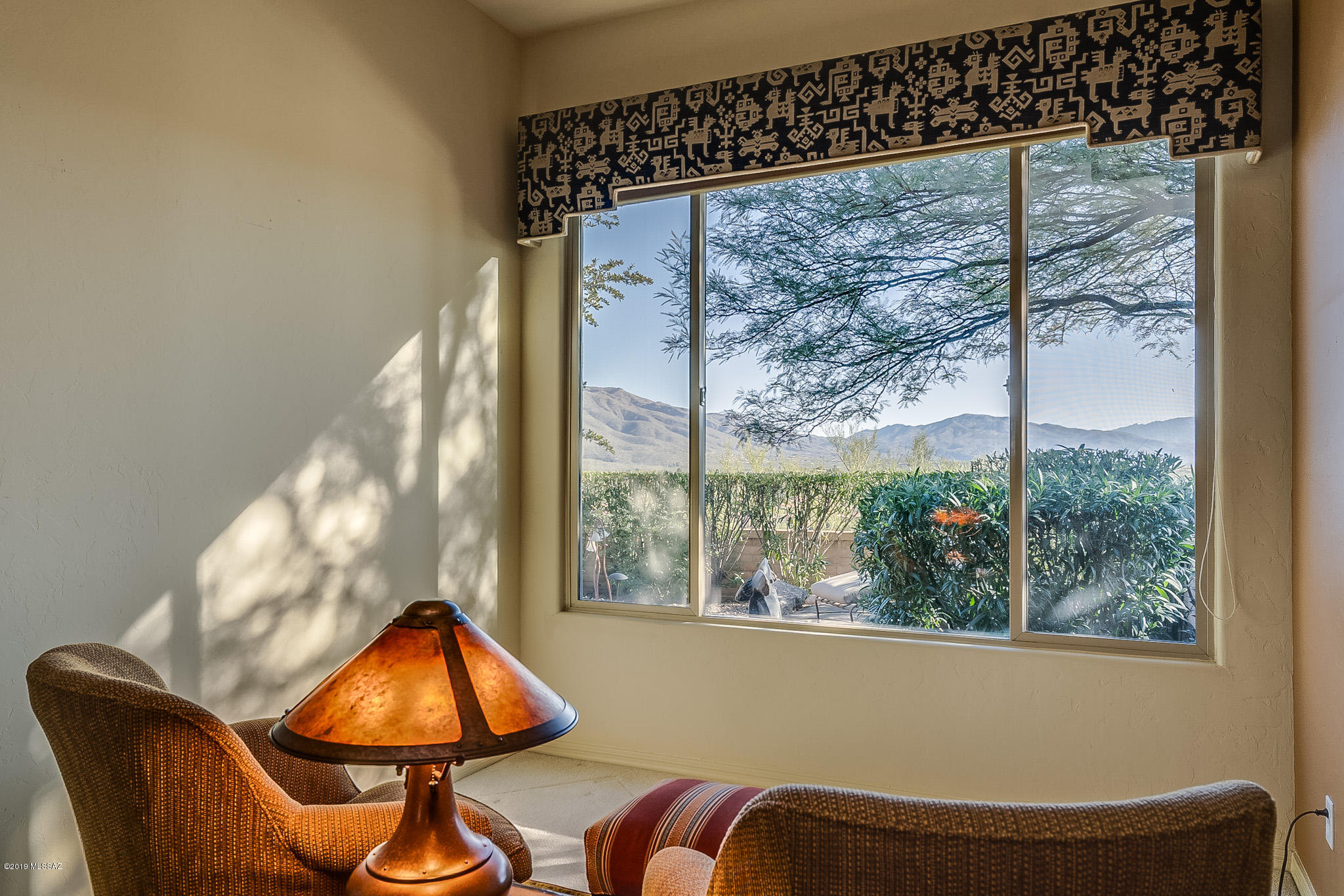 5002 N Bonita Ridge Avenue