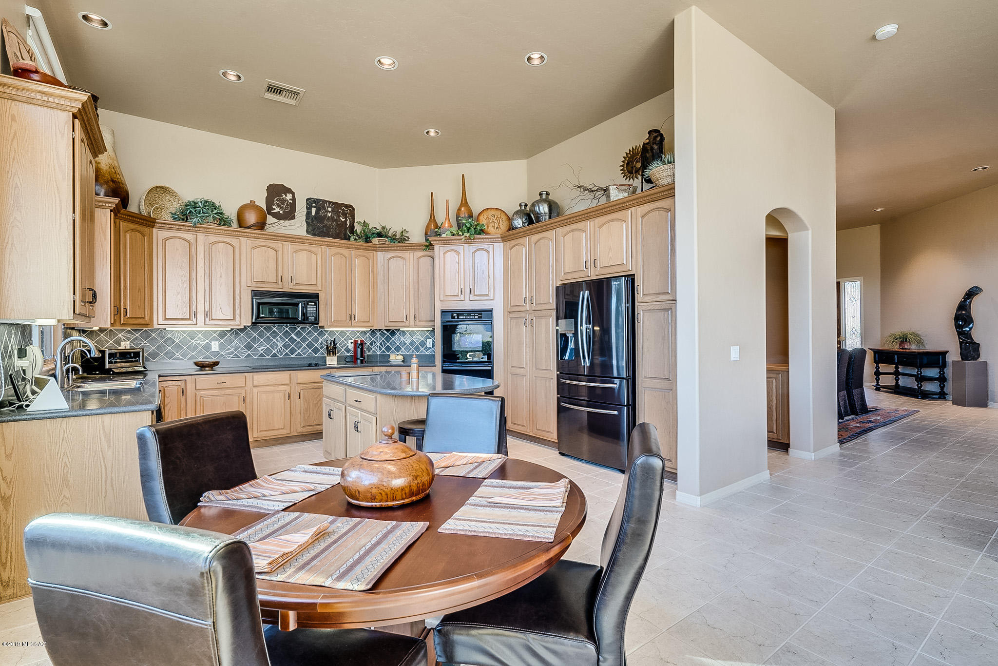 5002 N Bonita Ridge Avenue