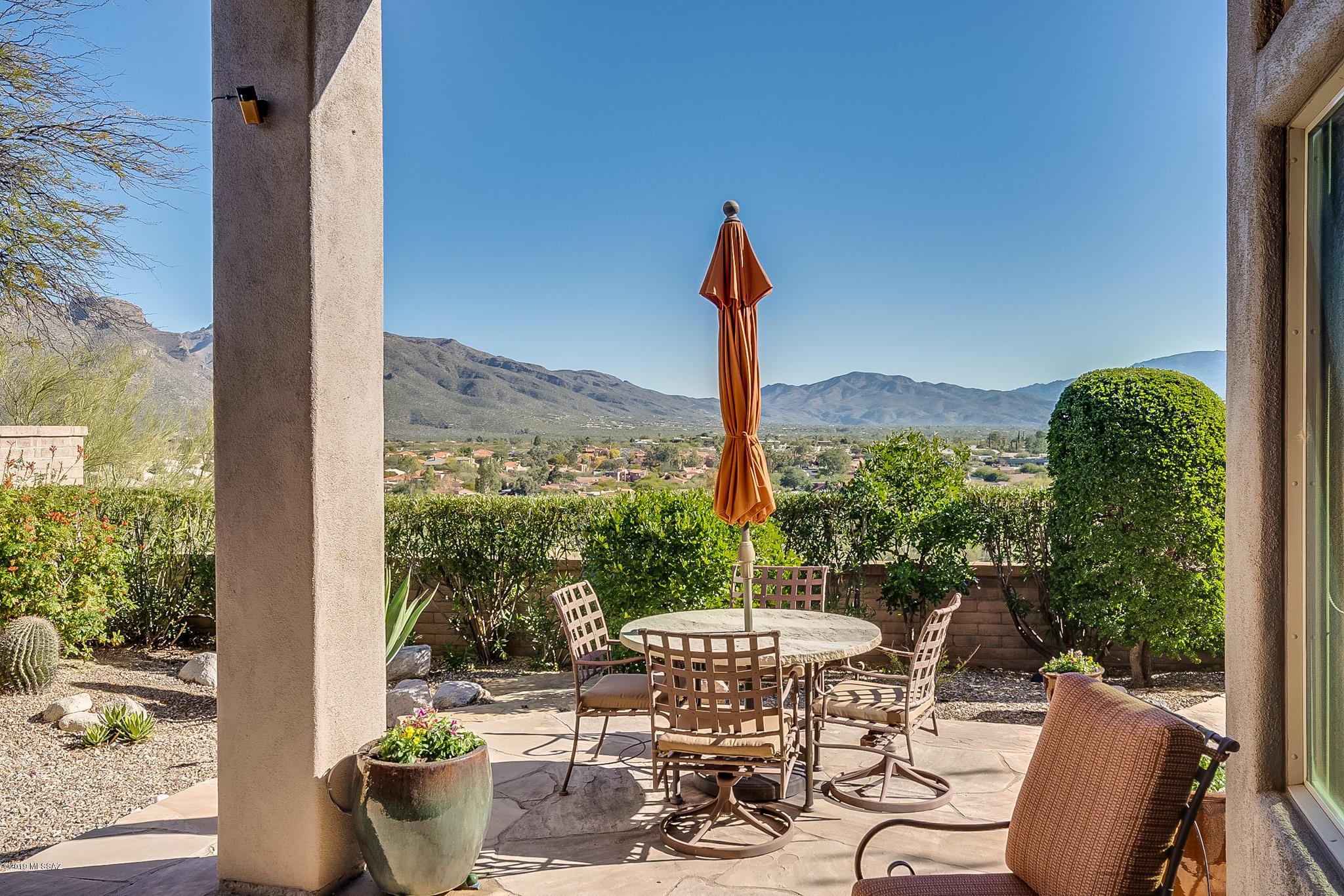 5002 N Bonita Ridge Avenue