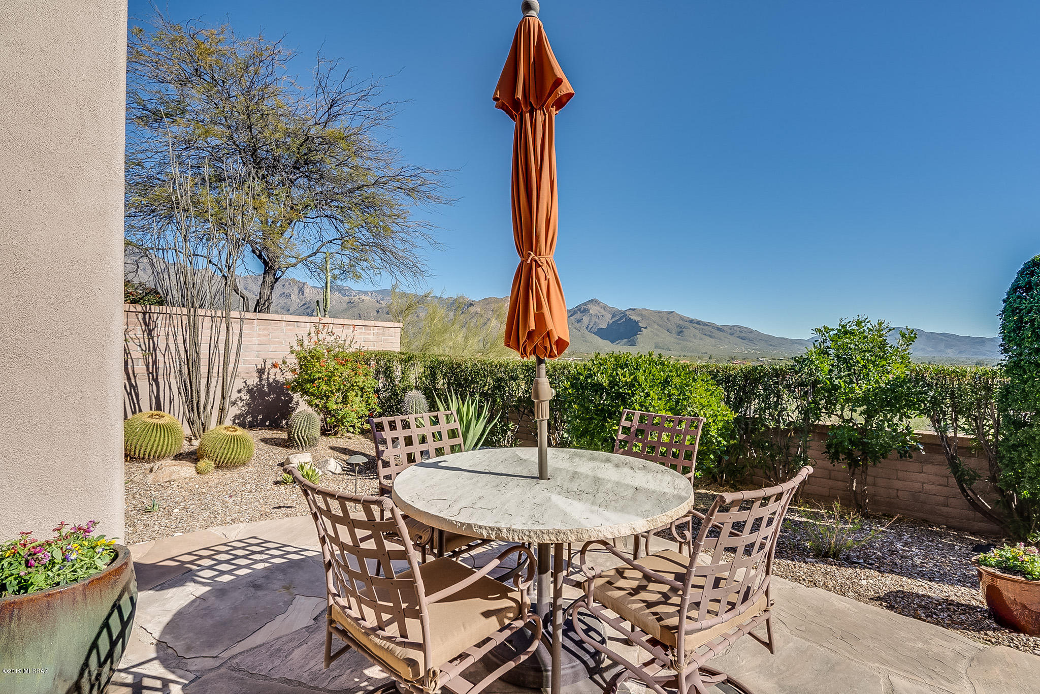 5002 N Bonita Ridge Avenue