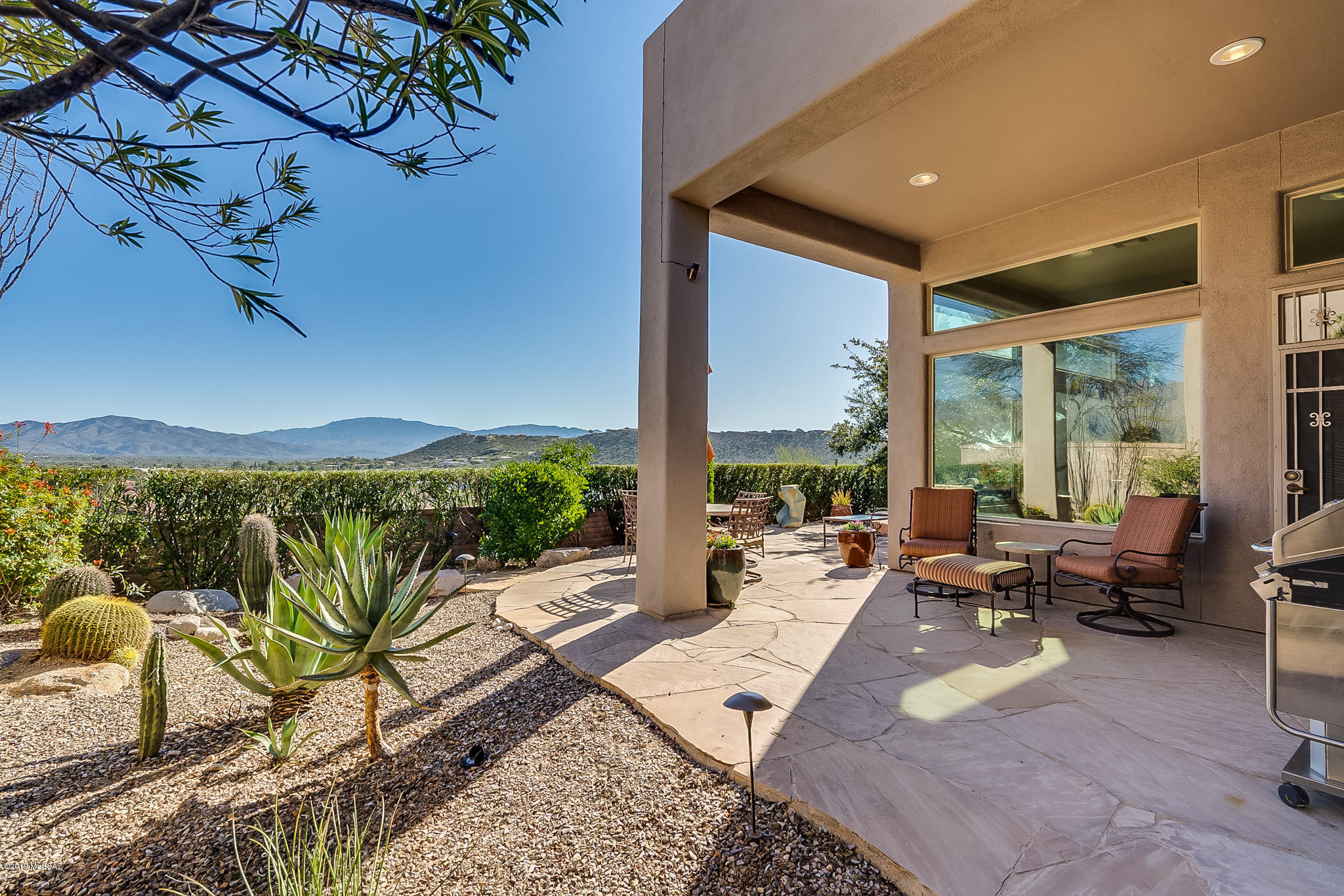 5002 N Bonita Ridge Avenue