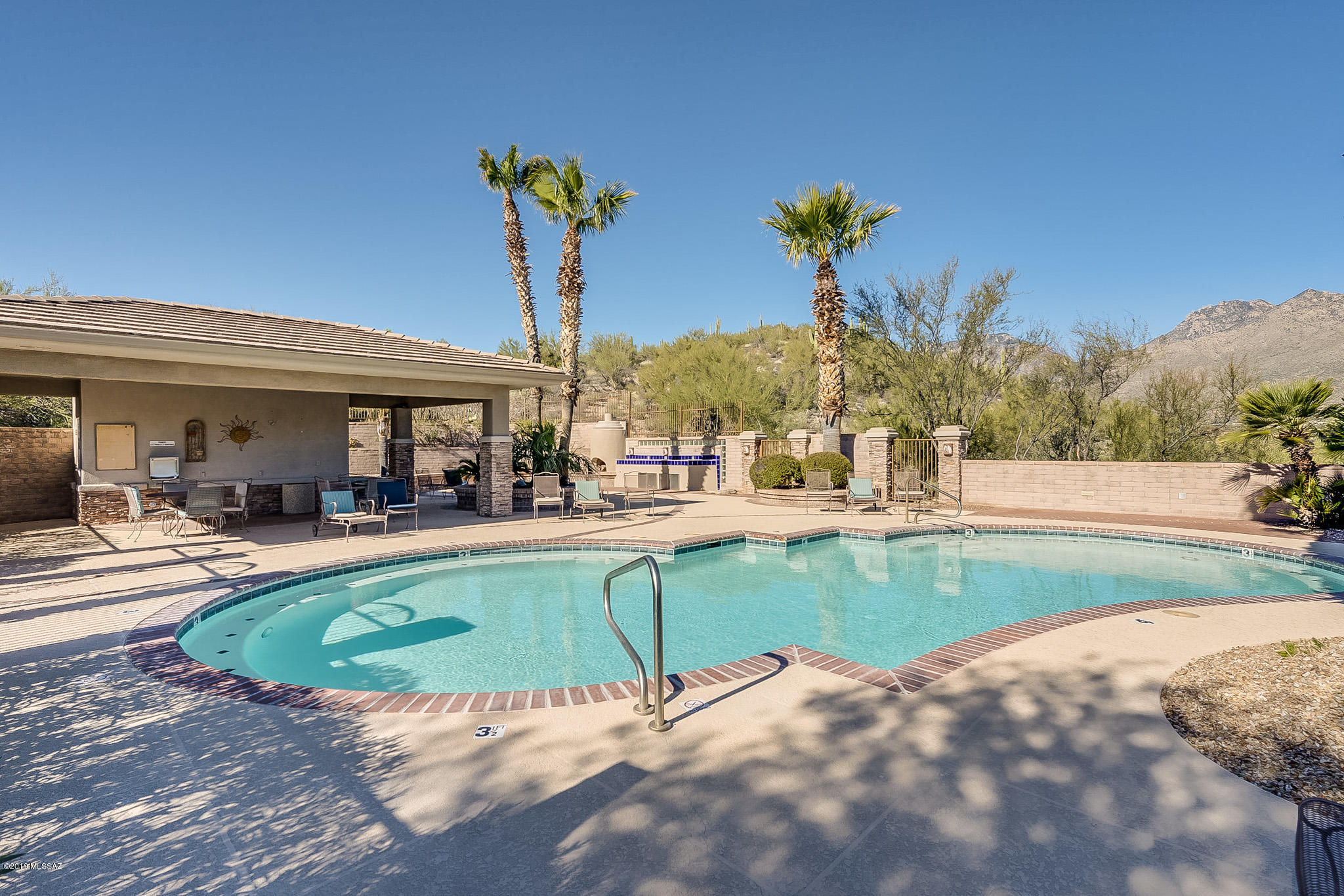 5002 N Bonita Ridge Avenue