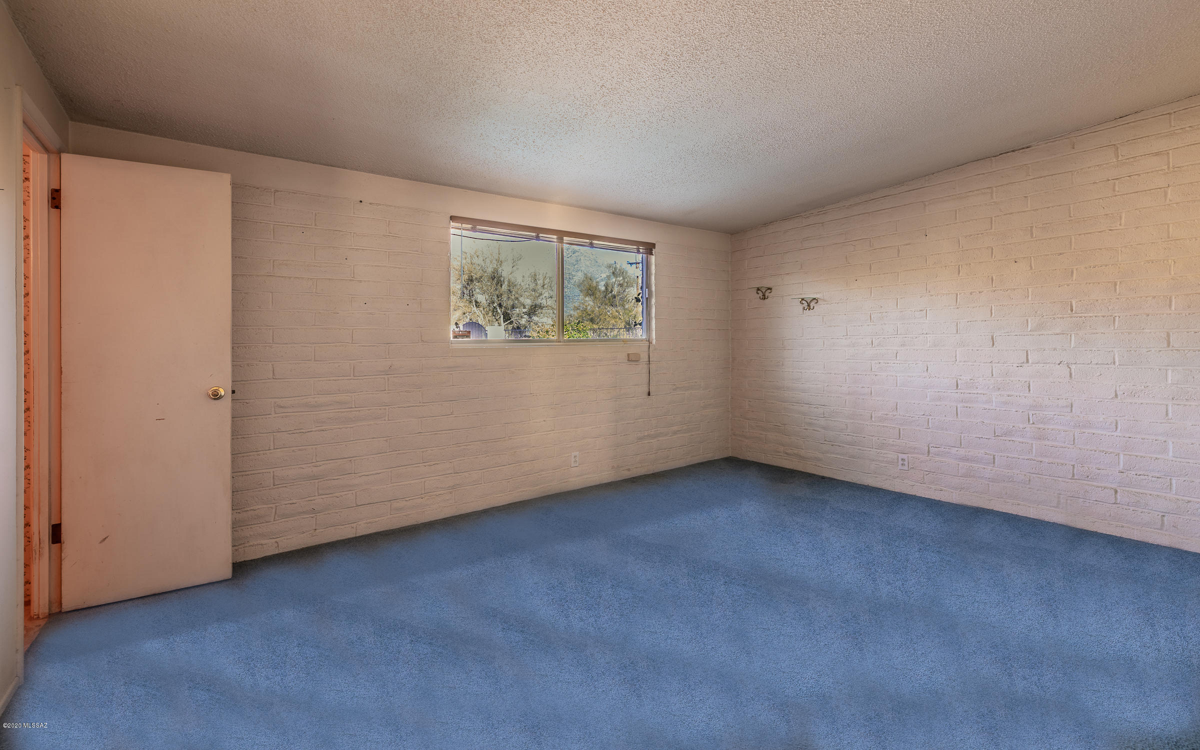 355 E Suffolk Drive
