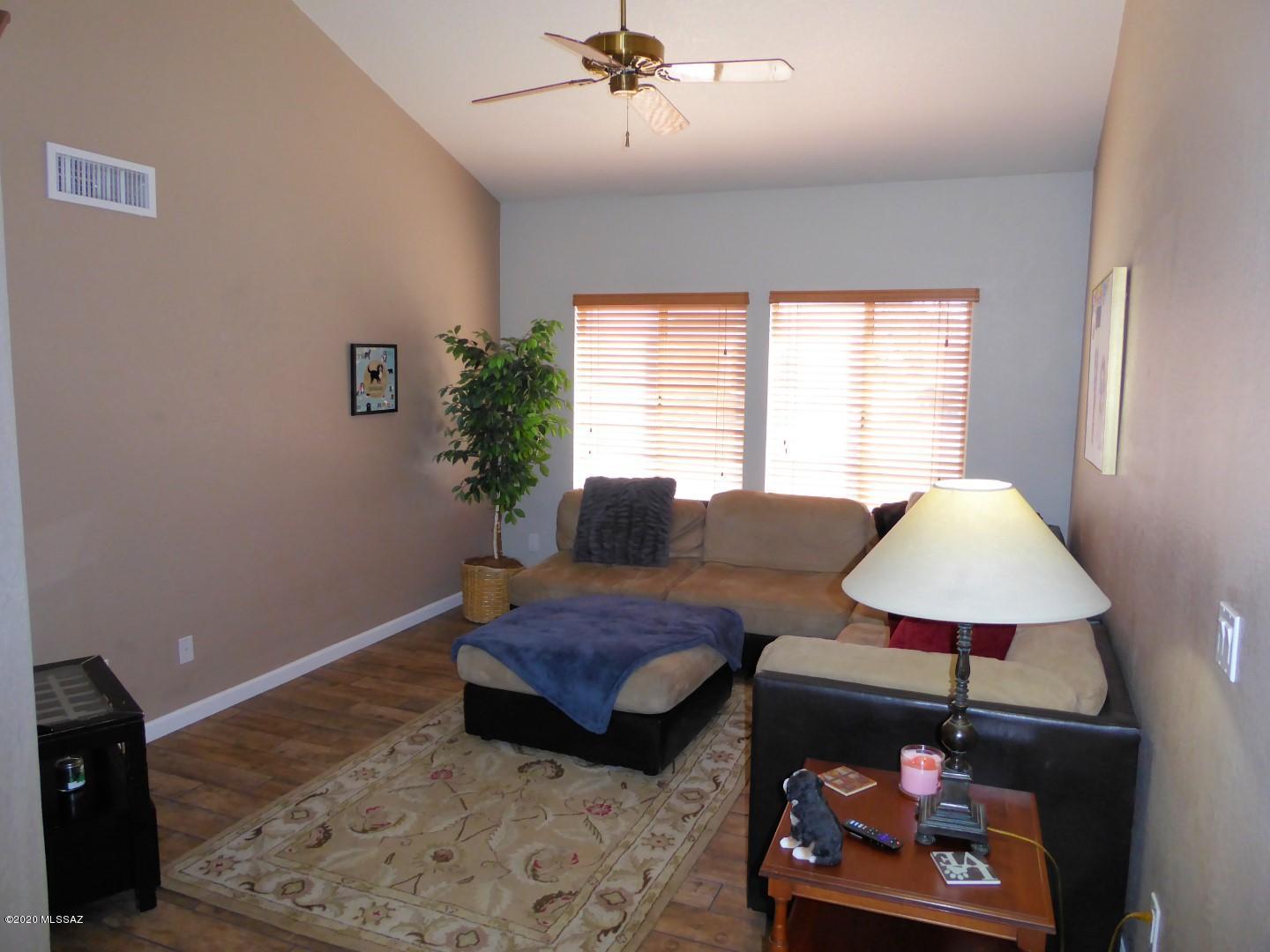 8011 E Calle De Camacho