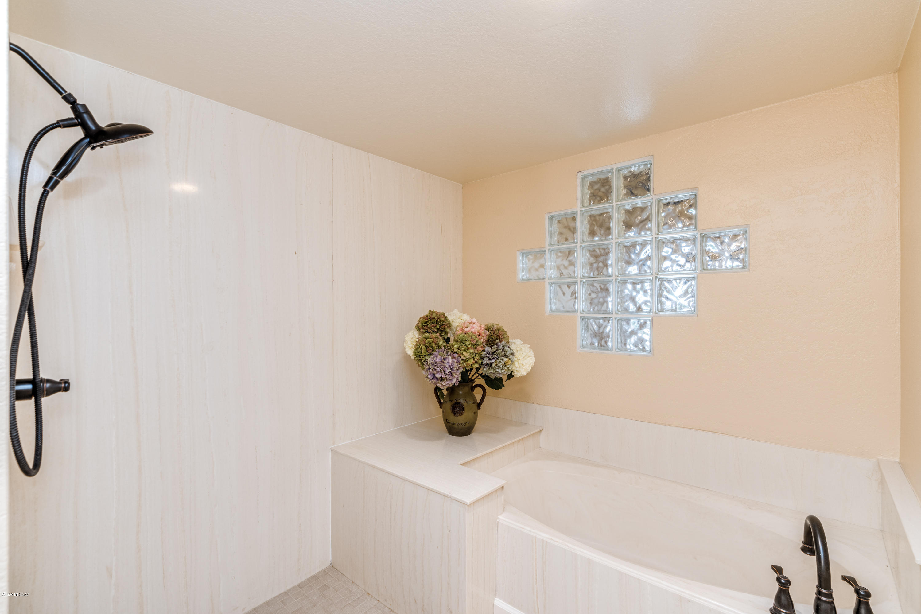 4361 N Camino Ferreo