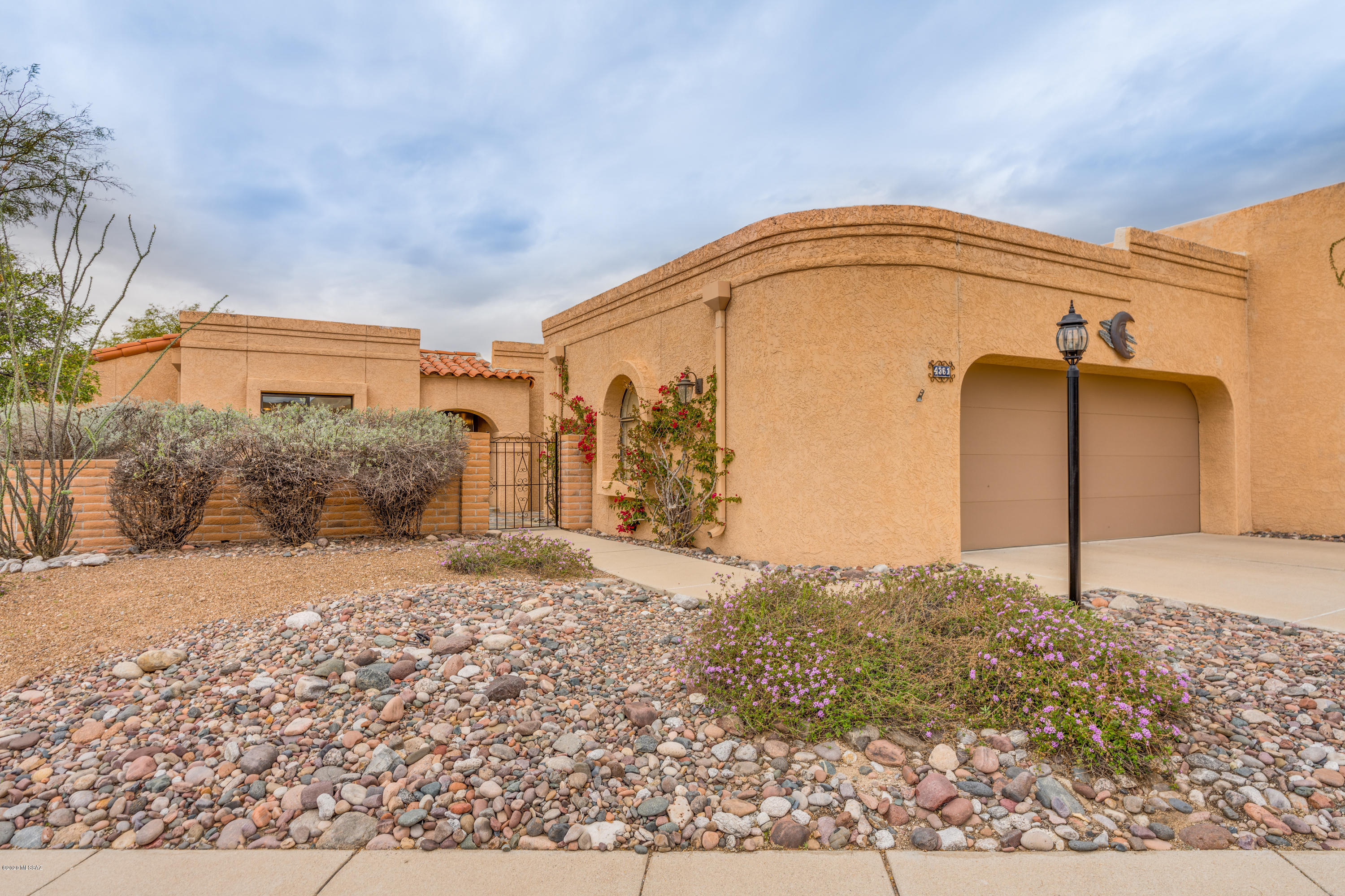 4361 N Camino Ferreo