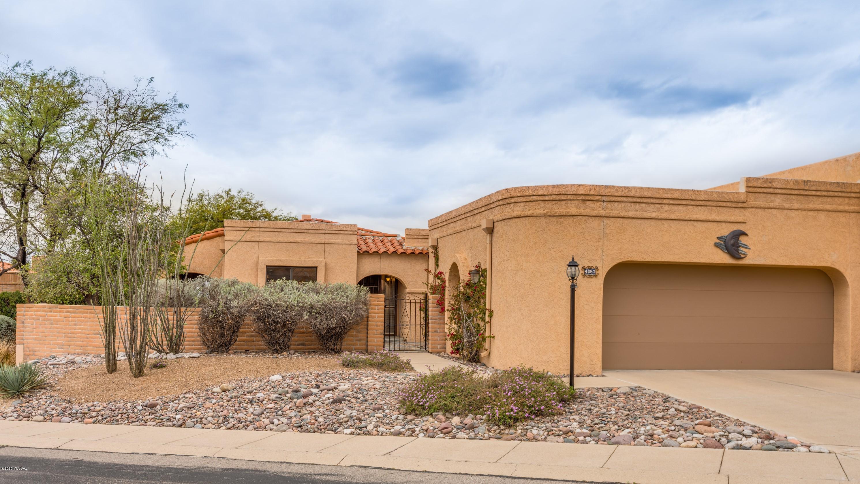 4361 N Camino Ferreo