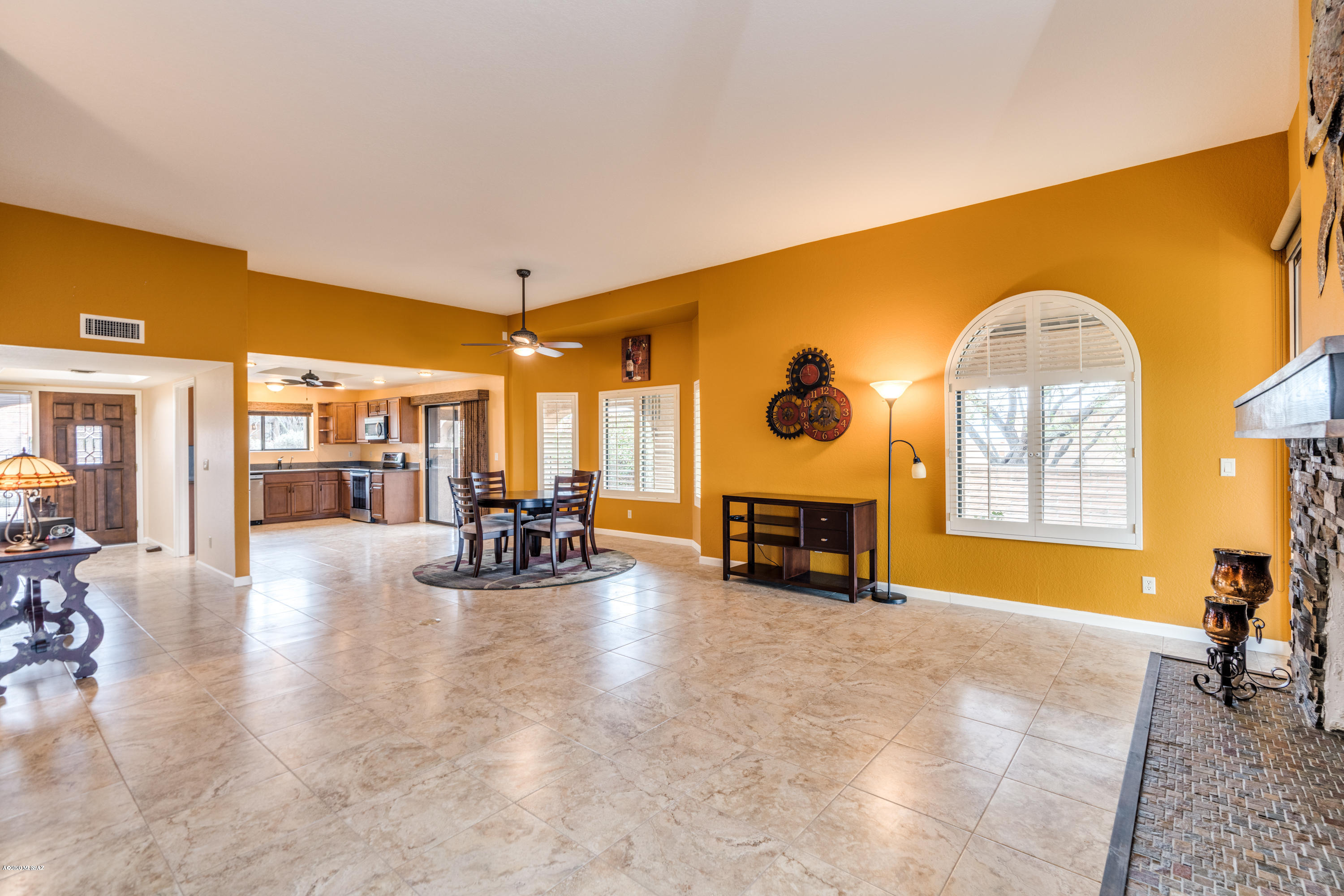 4361 N Camino Ferreo