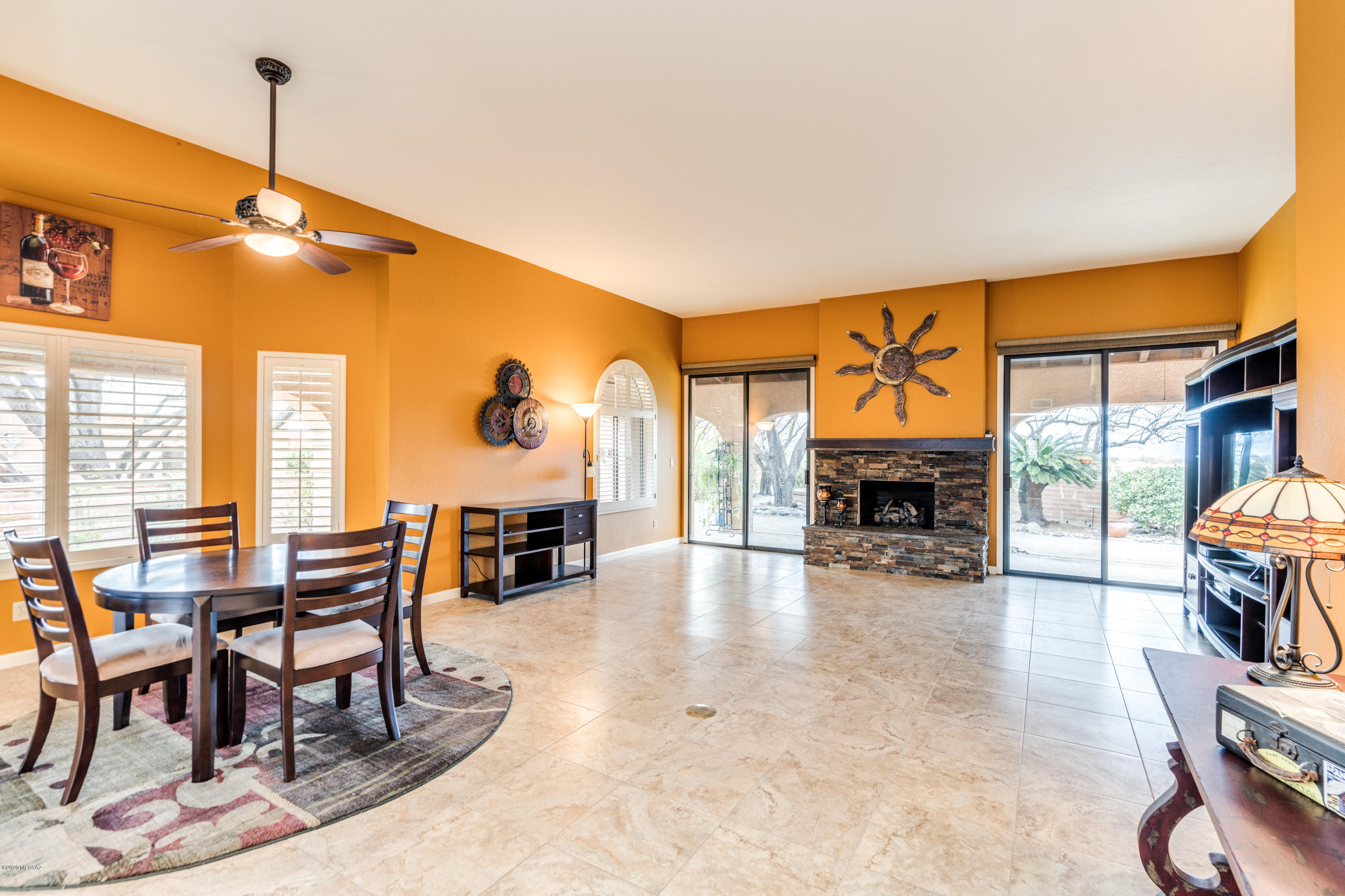 4361 N Camino Ferreo