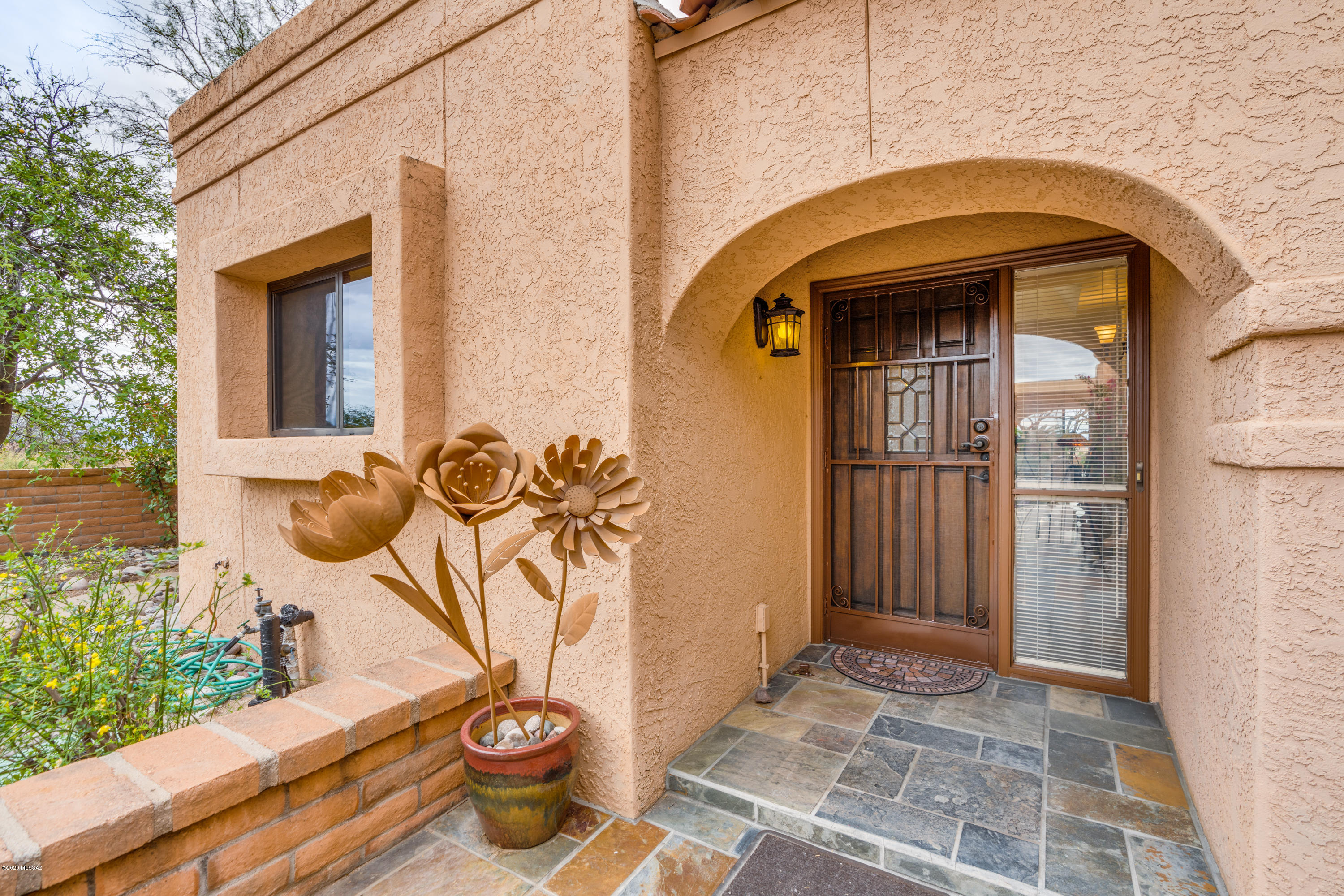 4361 N Camino Ferreo