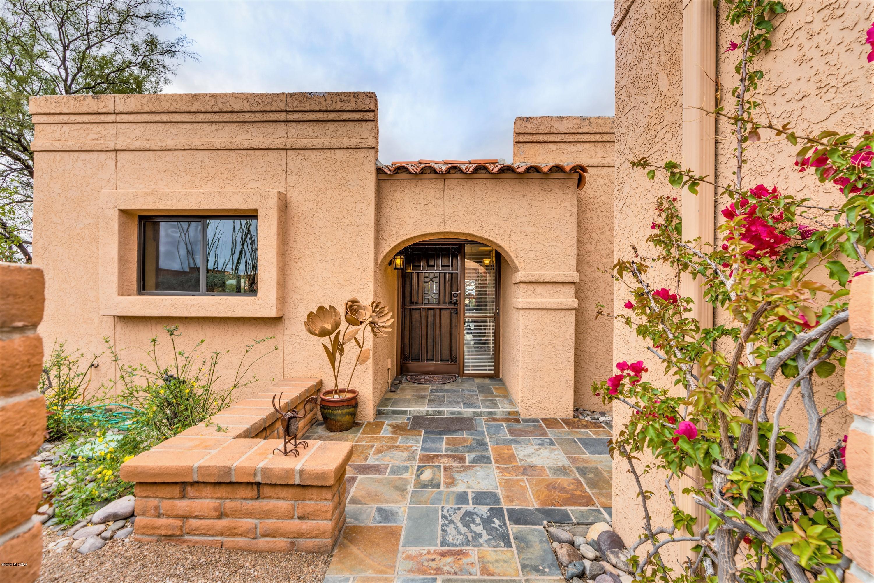 4361 N Camino Ferreo