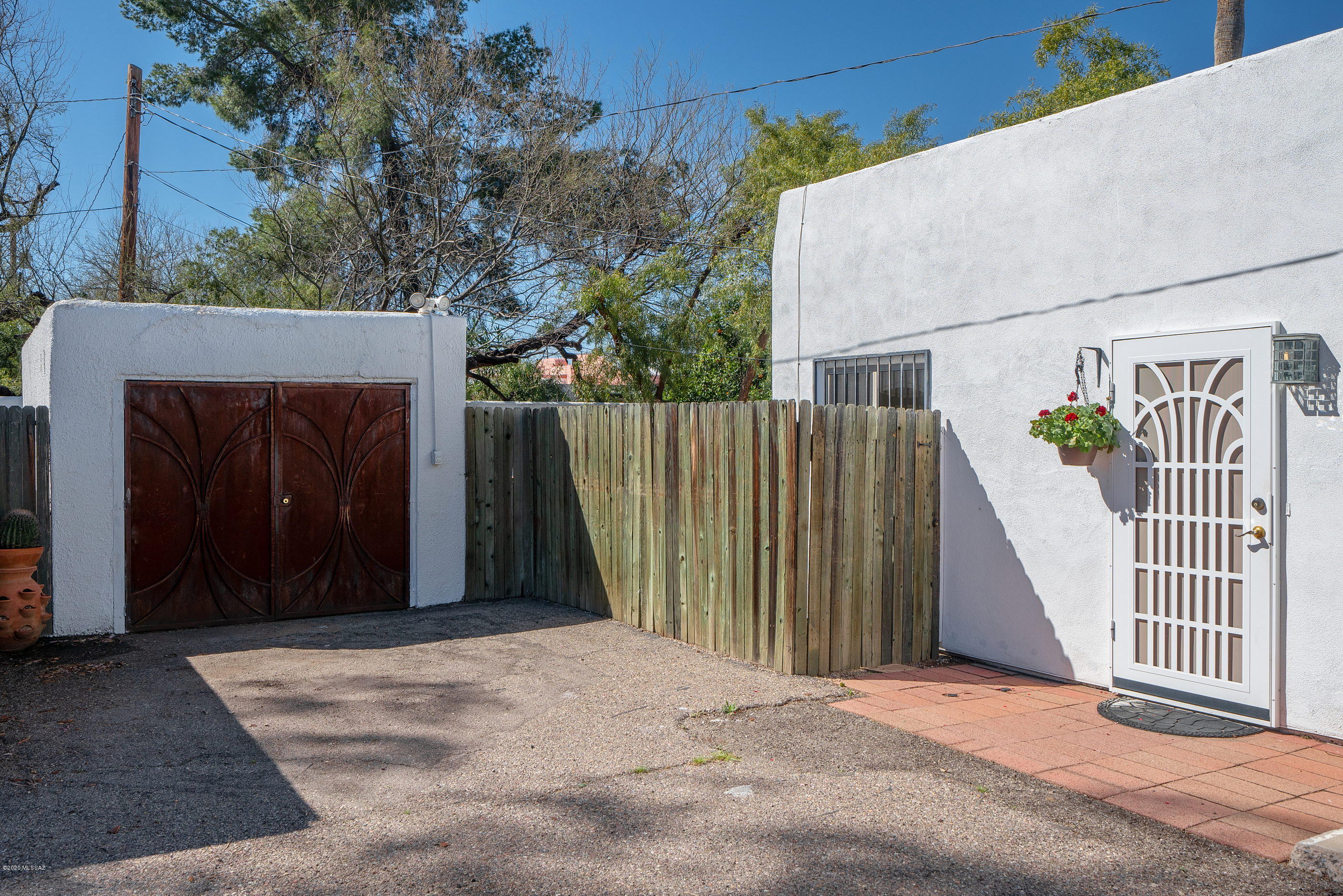 2804 E Elm Street