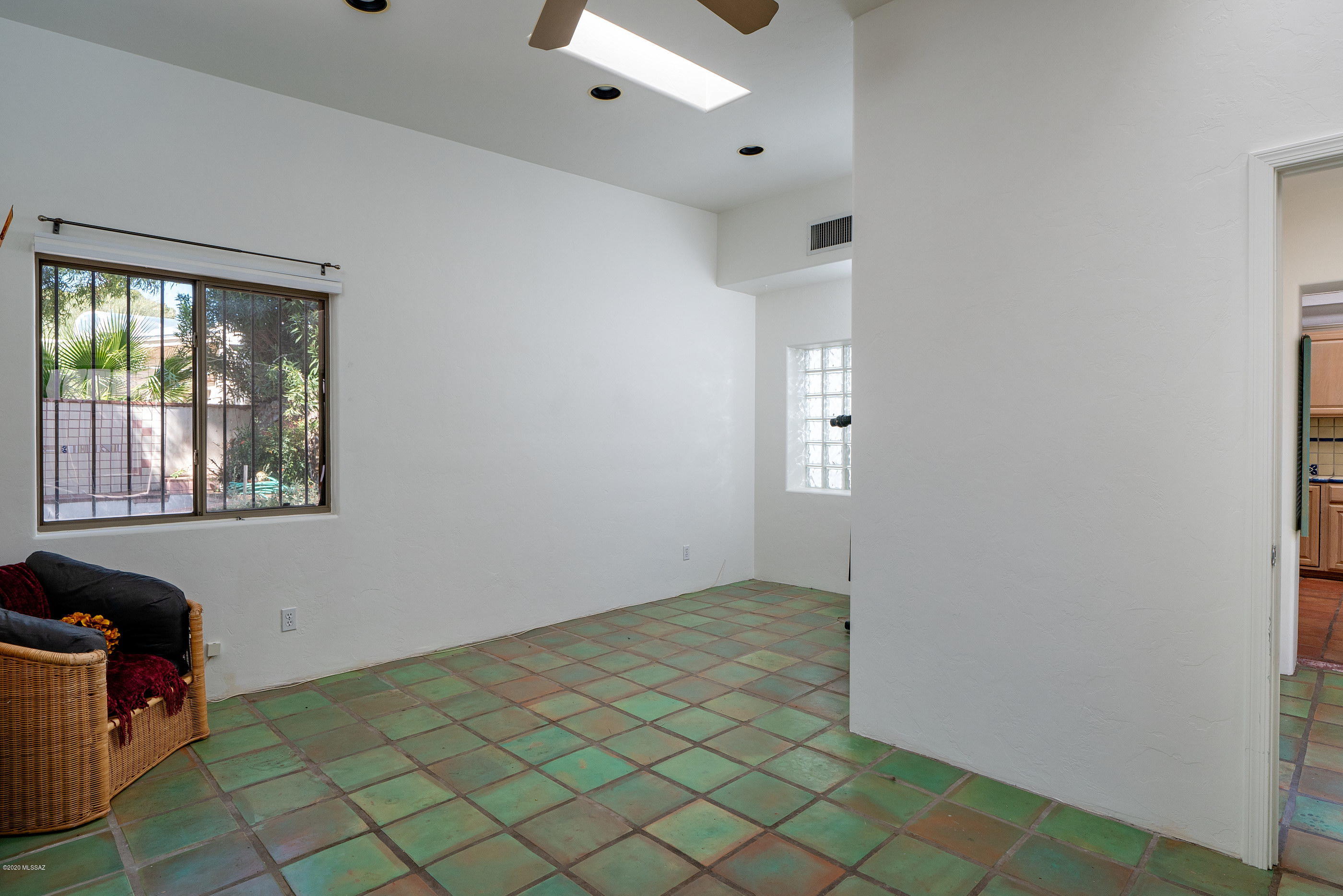 2804 E Elm Street
