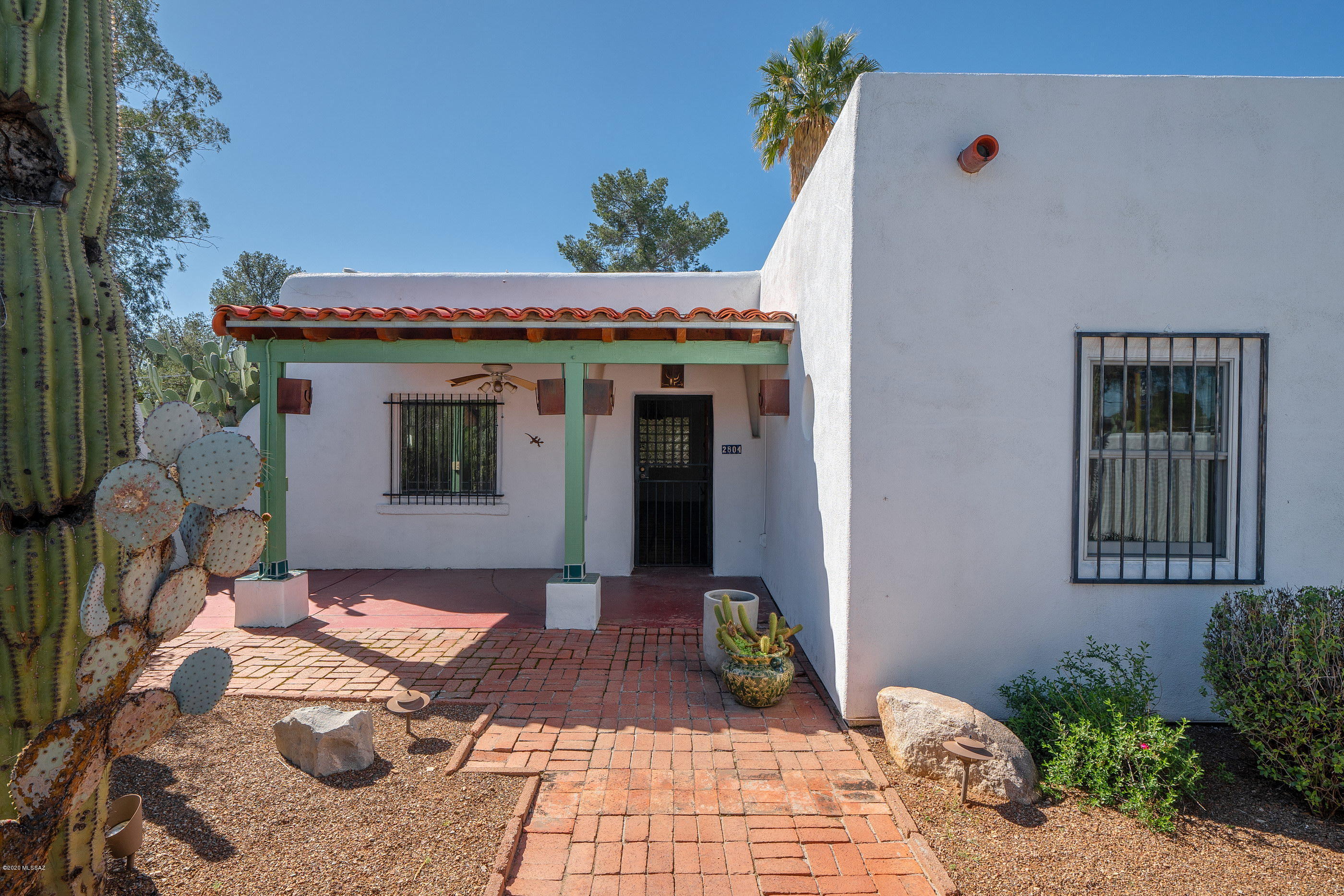 2804 E Elm Street