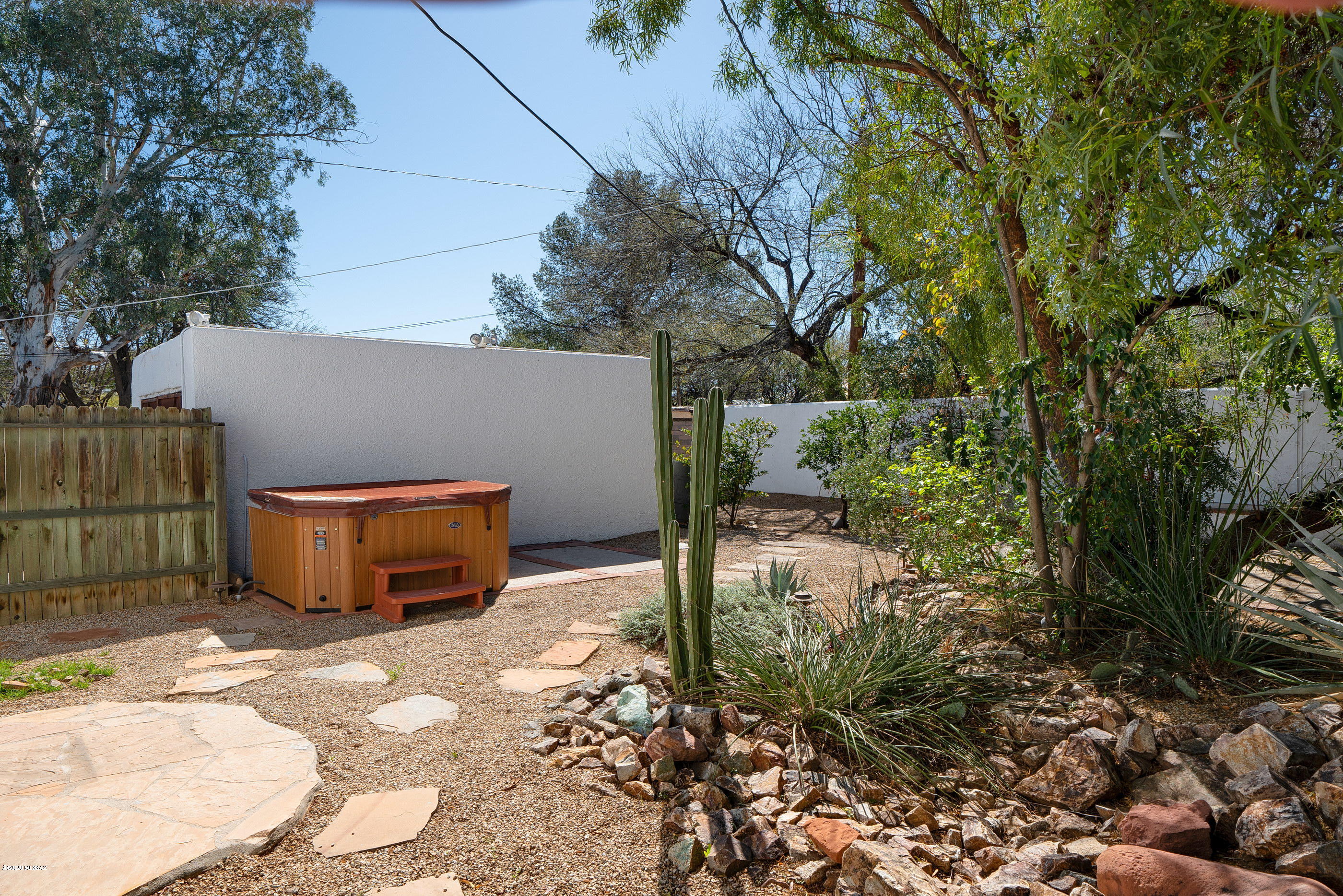2804 E Elm Street