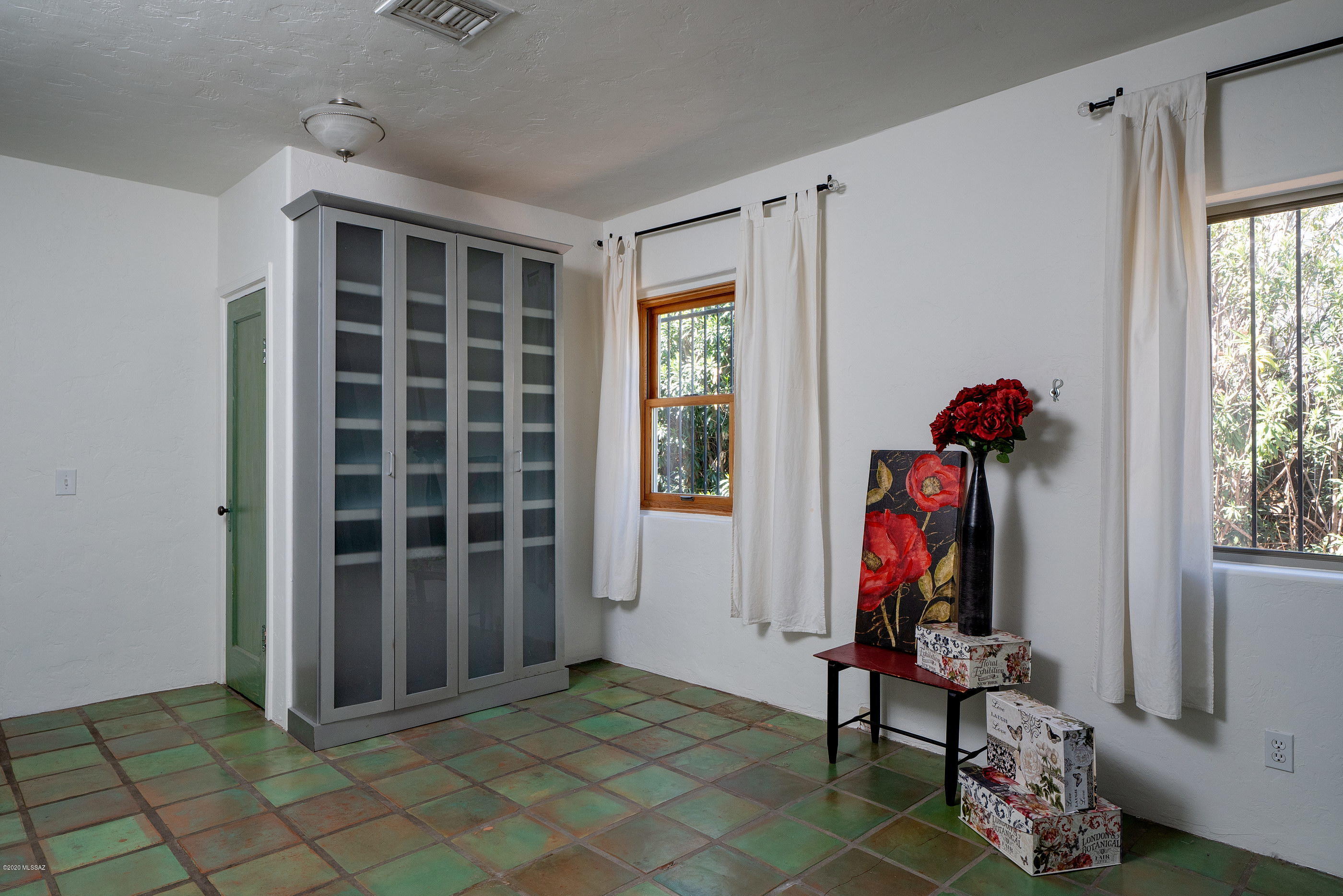 2804 E Elm Street